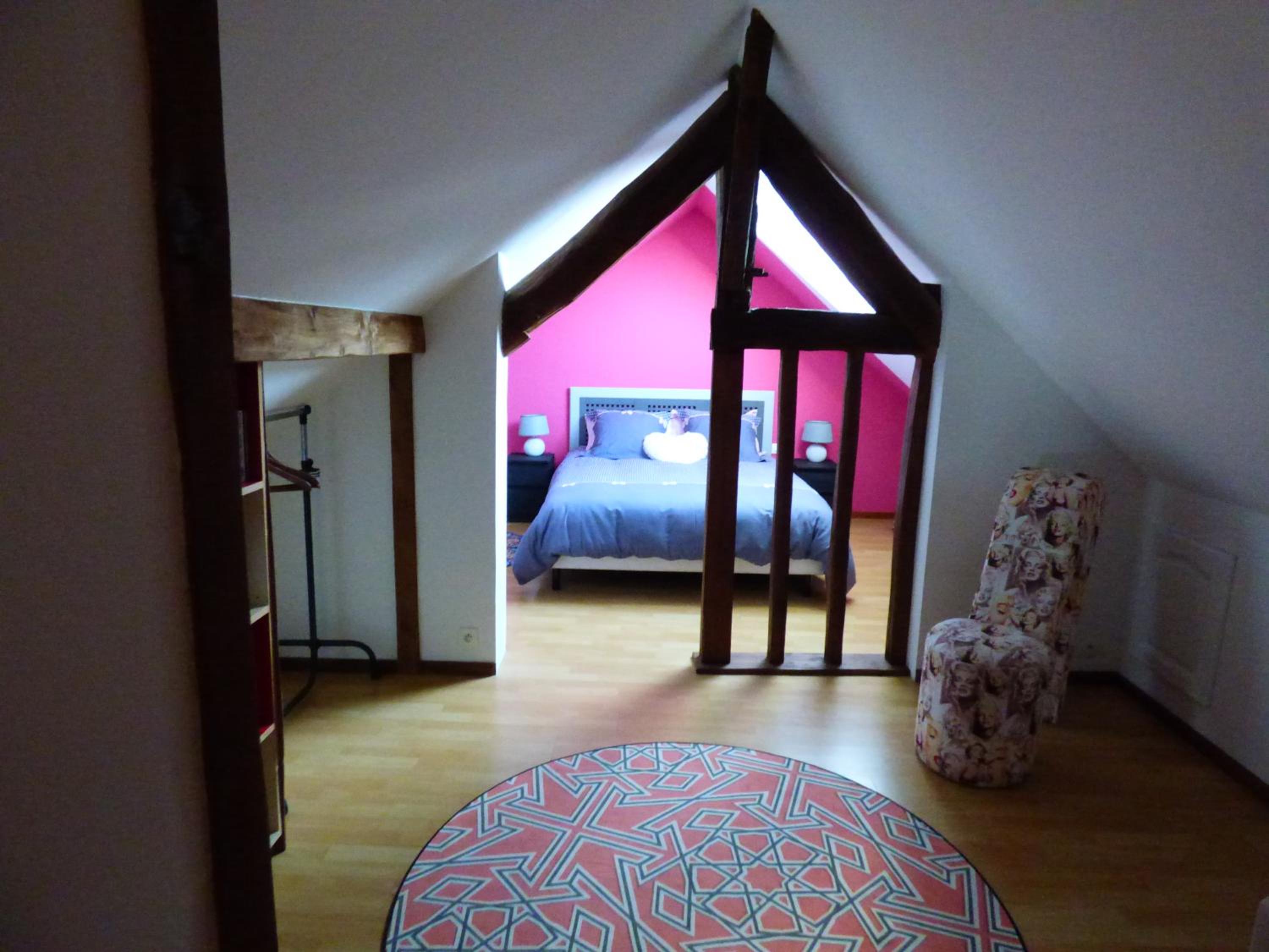 Deluxe Room (2 Adults + 1 Child) - Photo 4