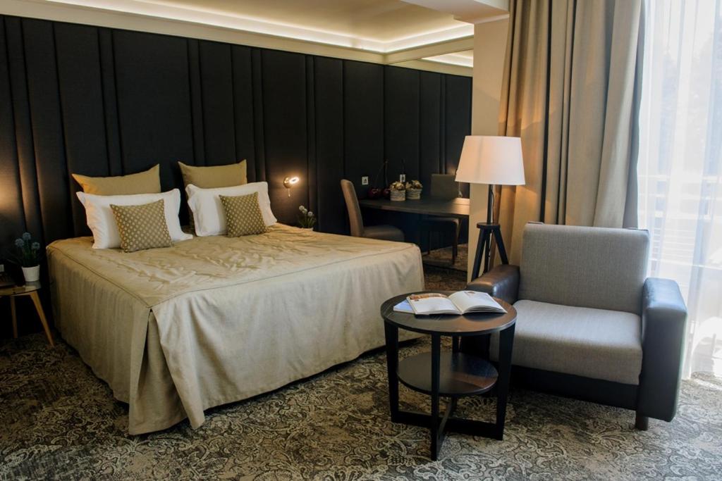 King Room with Garden View