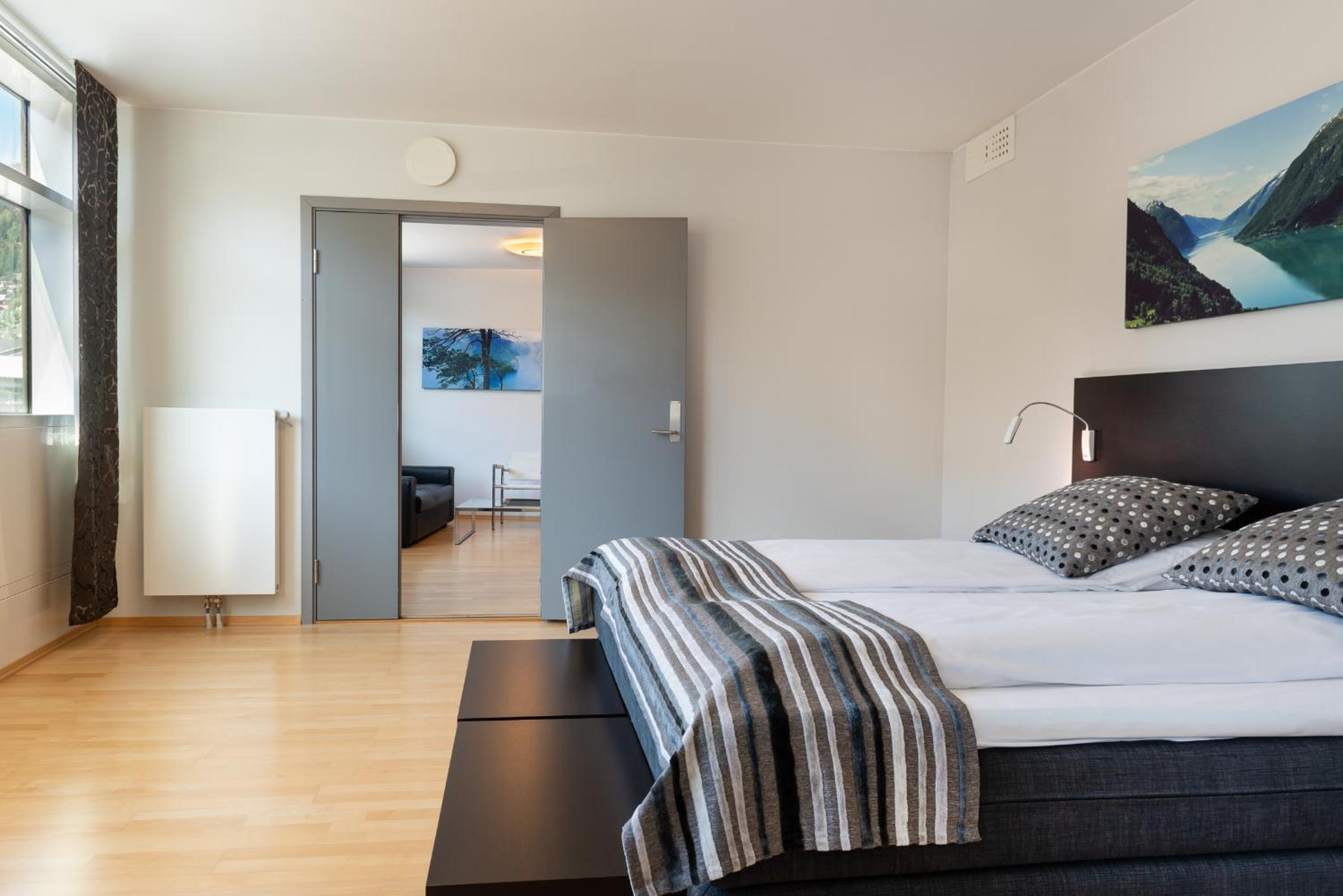 Suite - Photo 3
