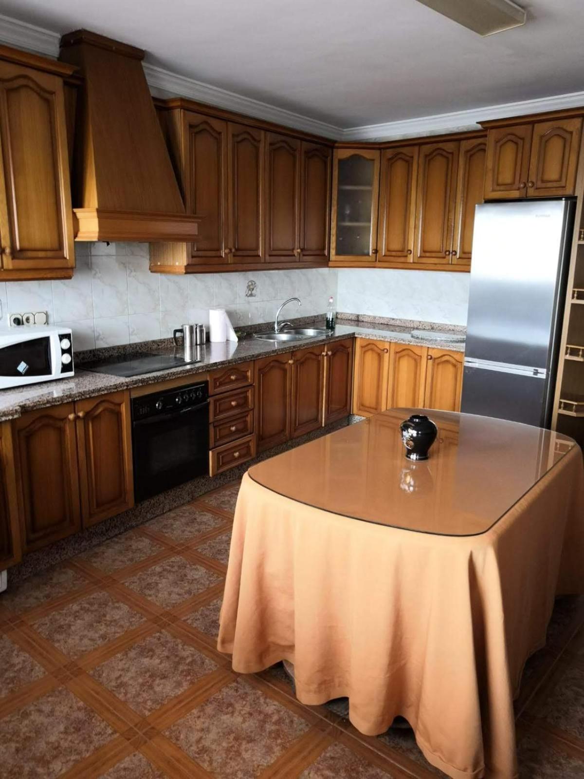 Four-Bedroom House - Photo 6