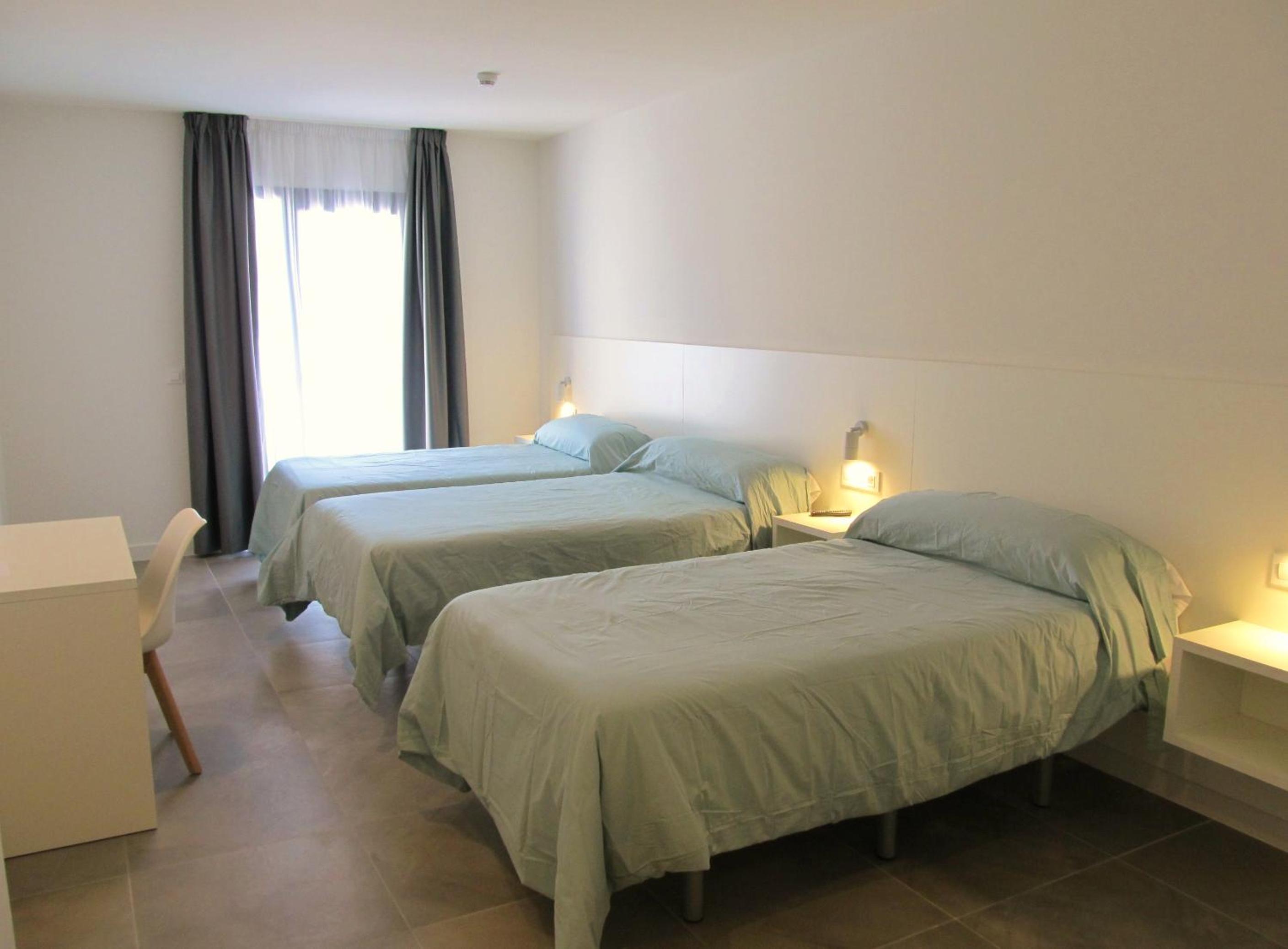 Standard Triple Room - Photo 11