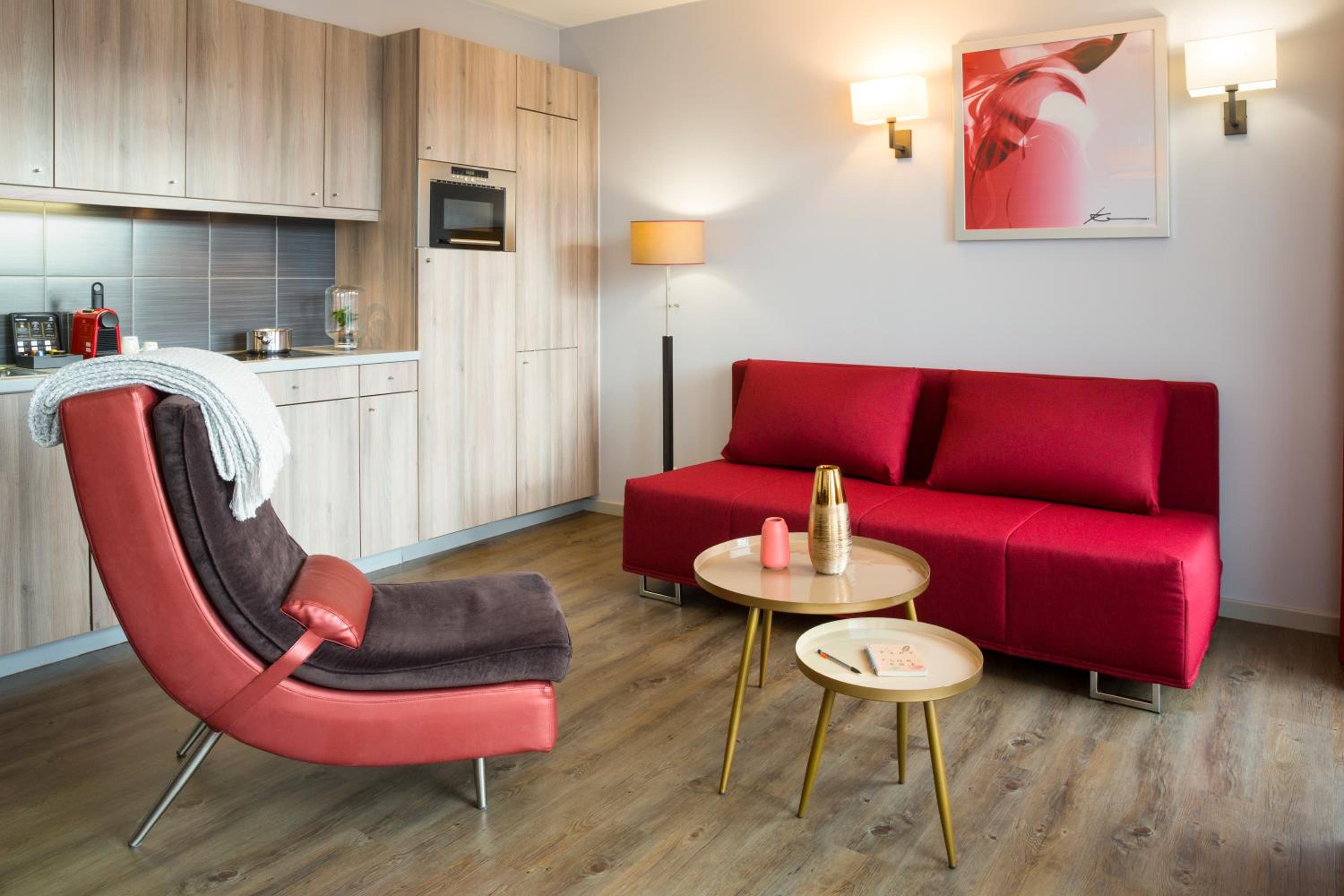 Superior One-Bedroom Apartment with Balcony (4 Adults) - Photo 4