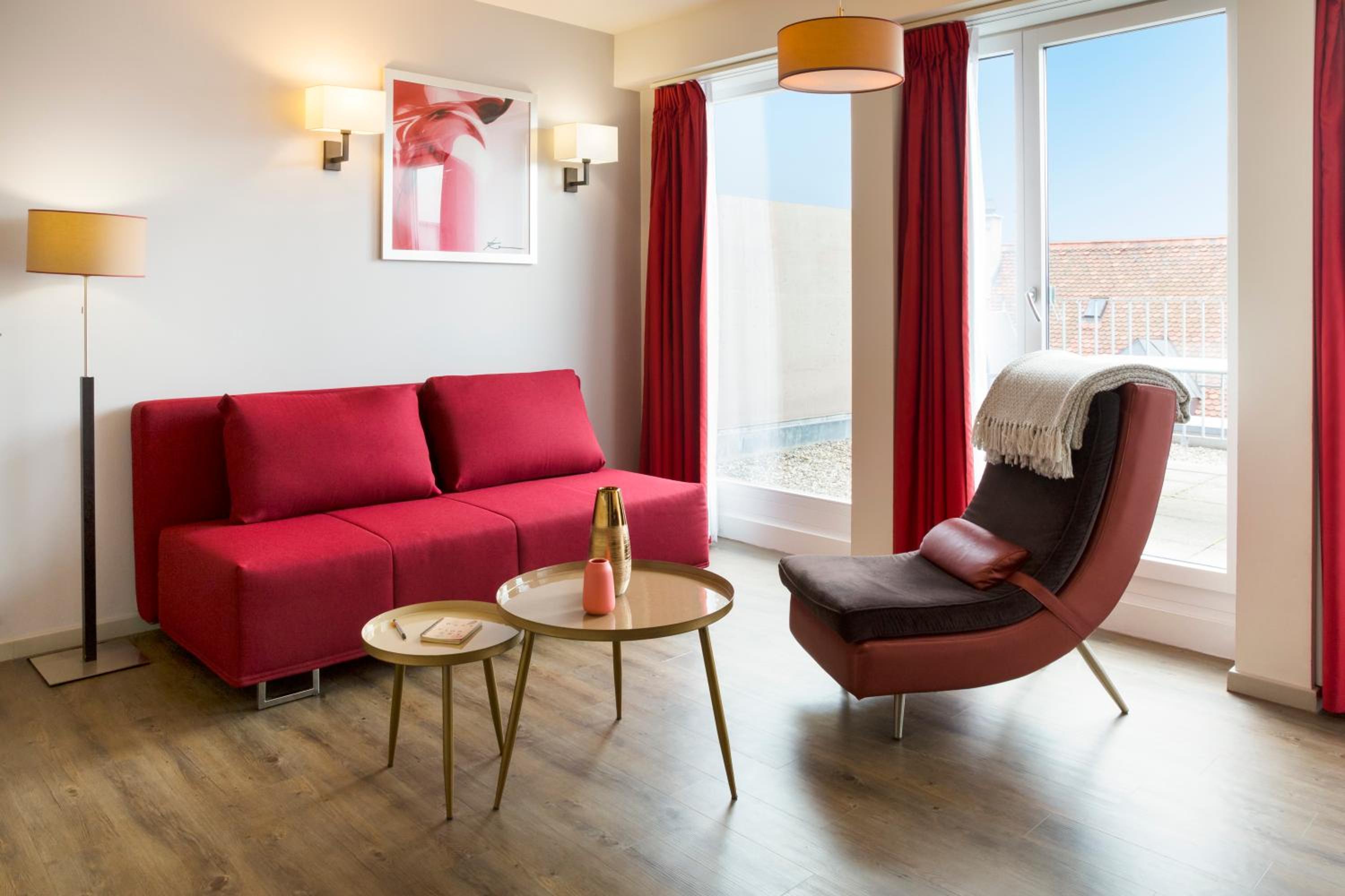 Superior One-Bedroom Apartment with Balcony (4 Adults) - Photo 14