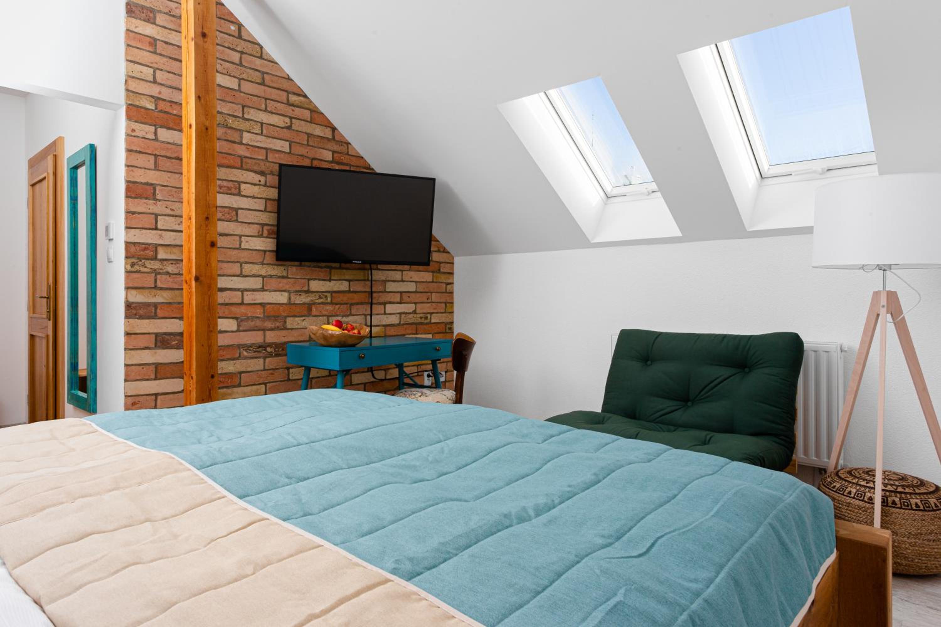 Triple Room with Bathroom - Photo 2