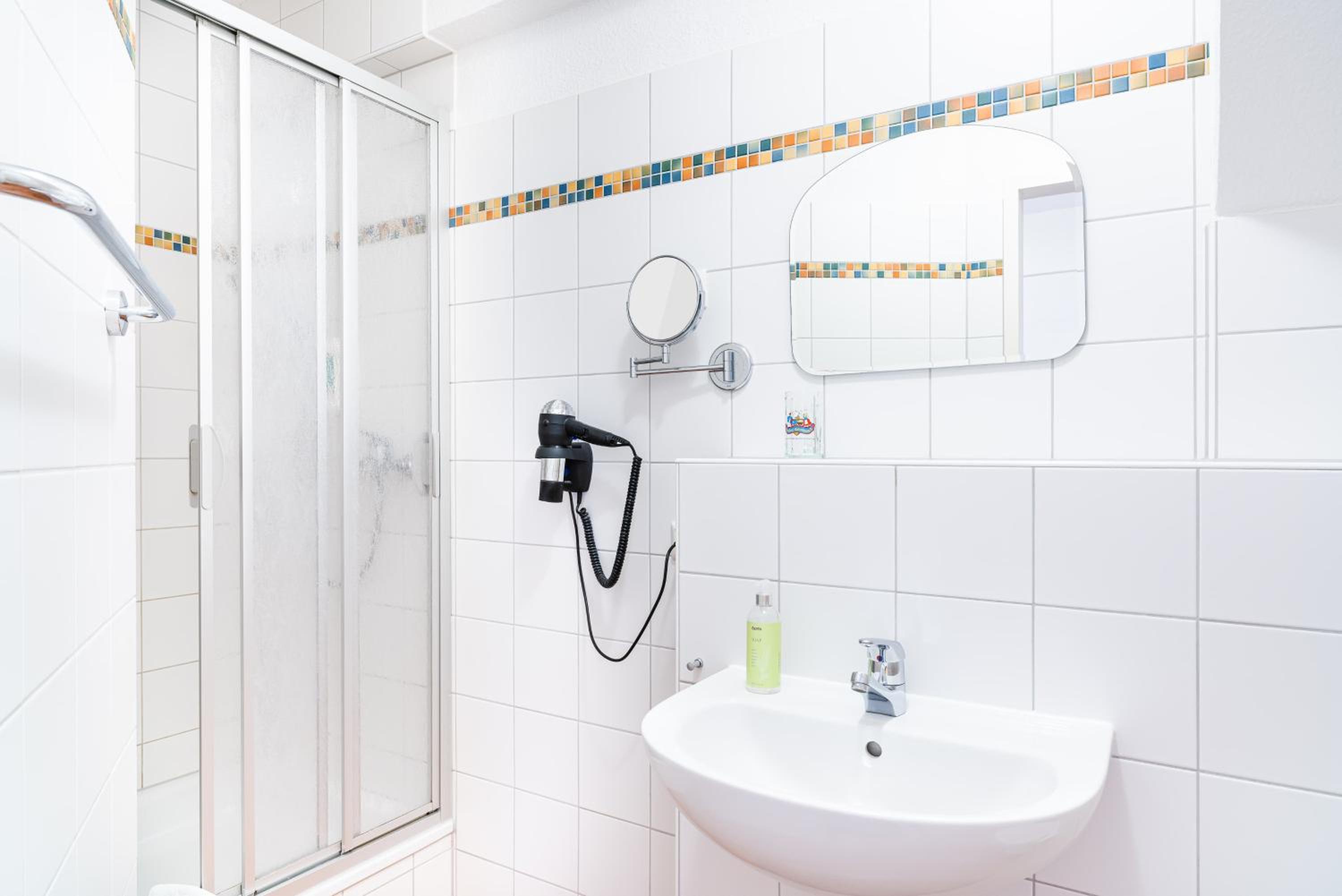 Single Room with Shower photo 3