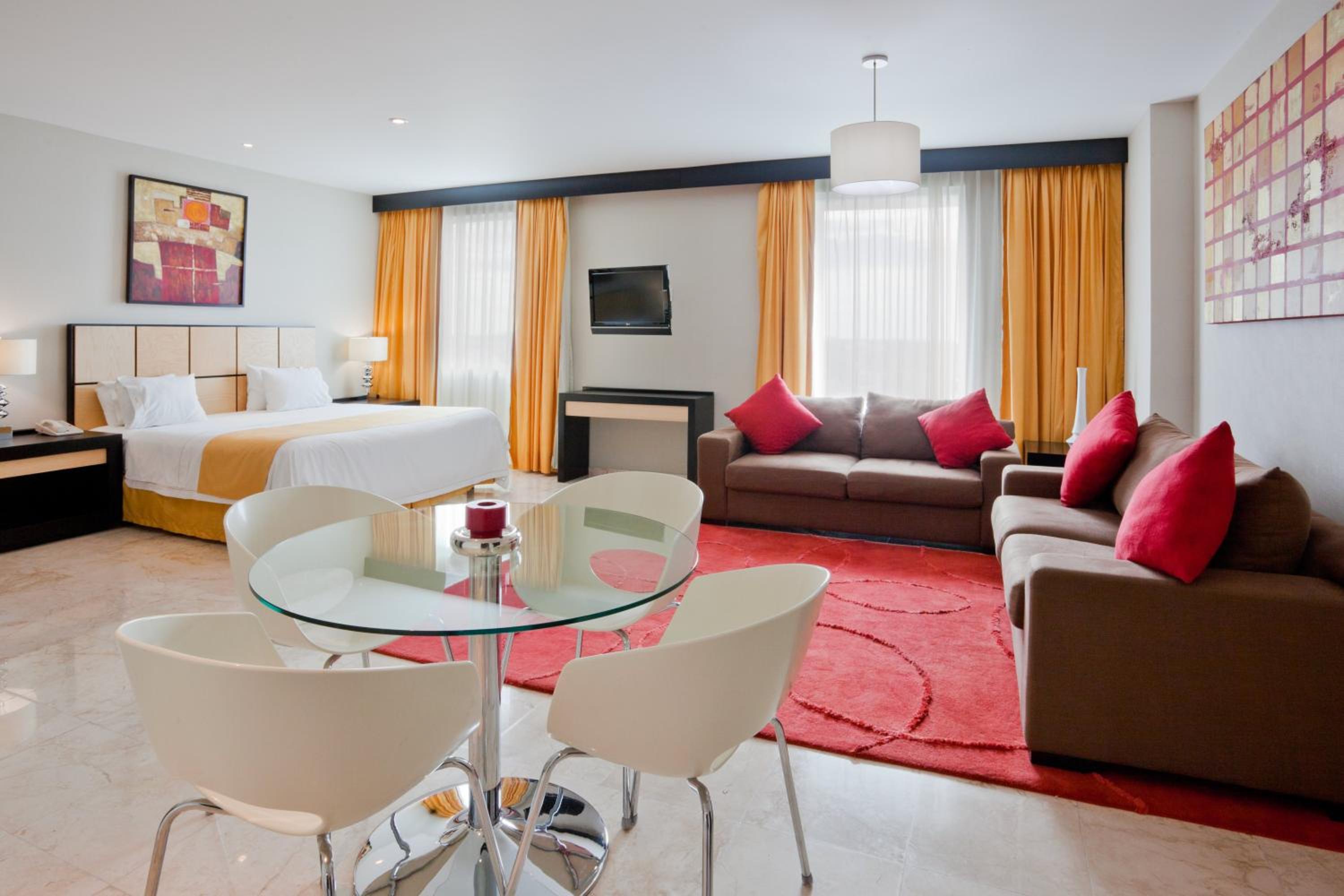 One-Bedroom Suite photo 1