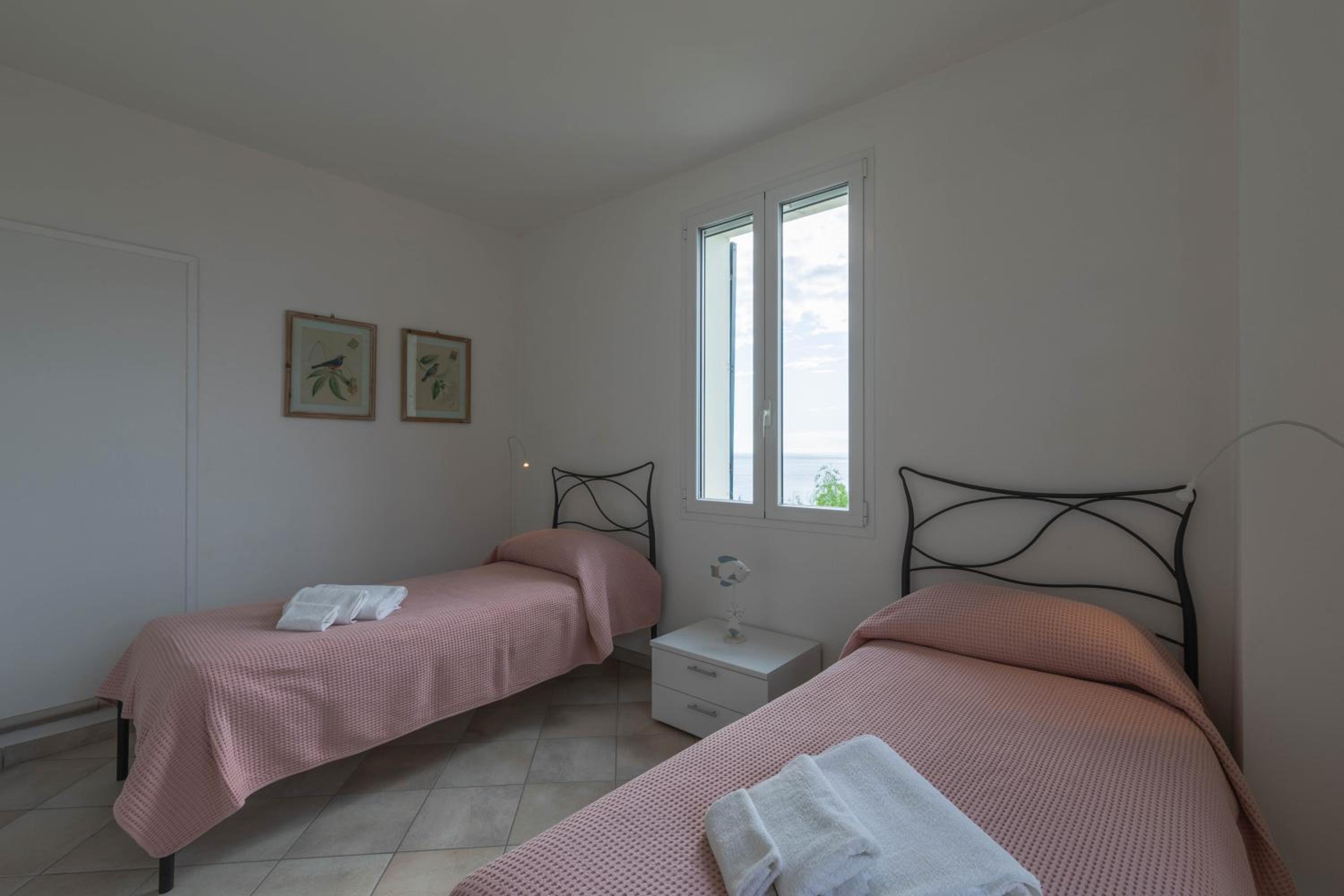 Apartment with Sea View - Photo 7