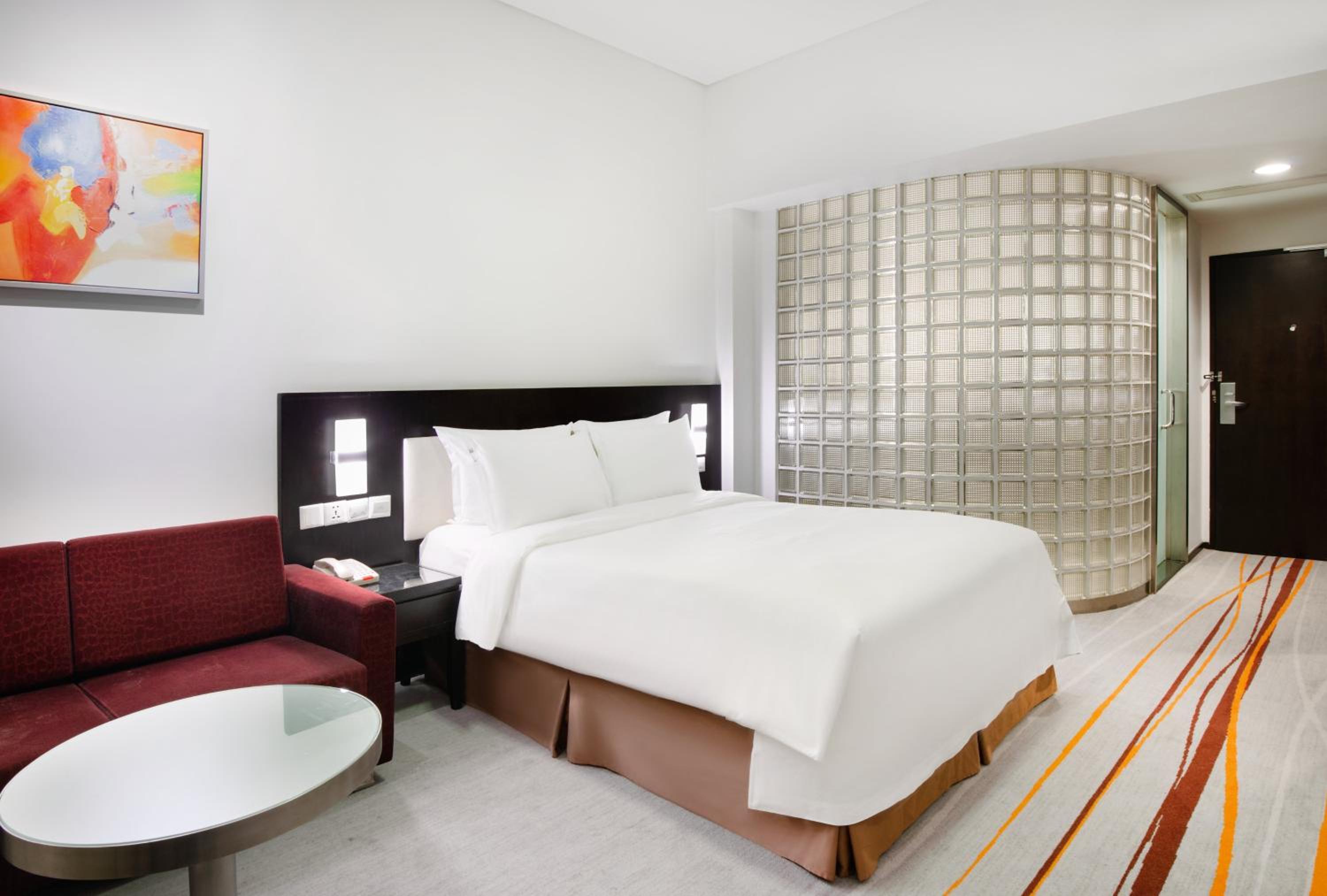 Standard King Room - Photo 2