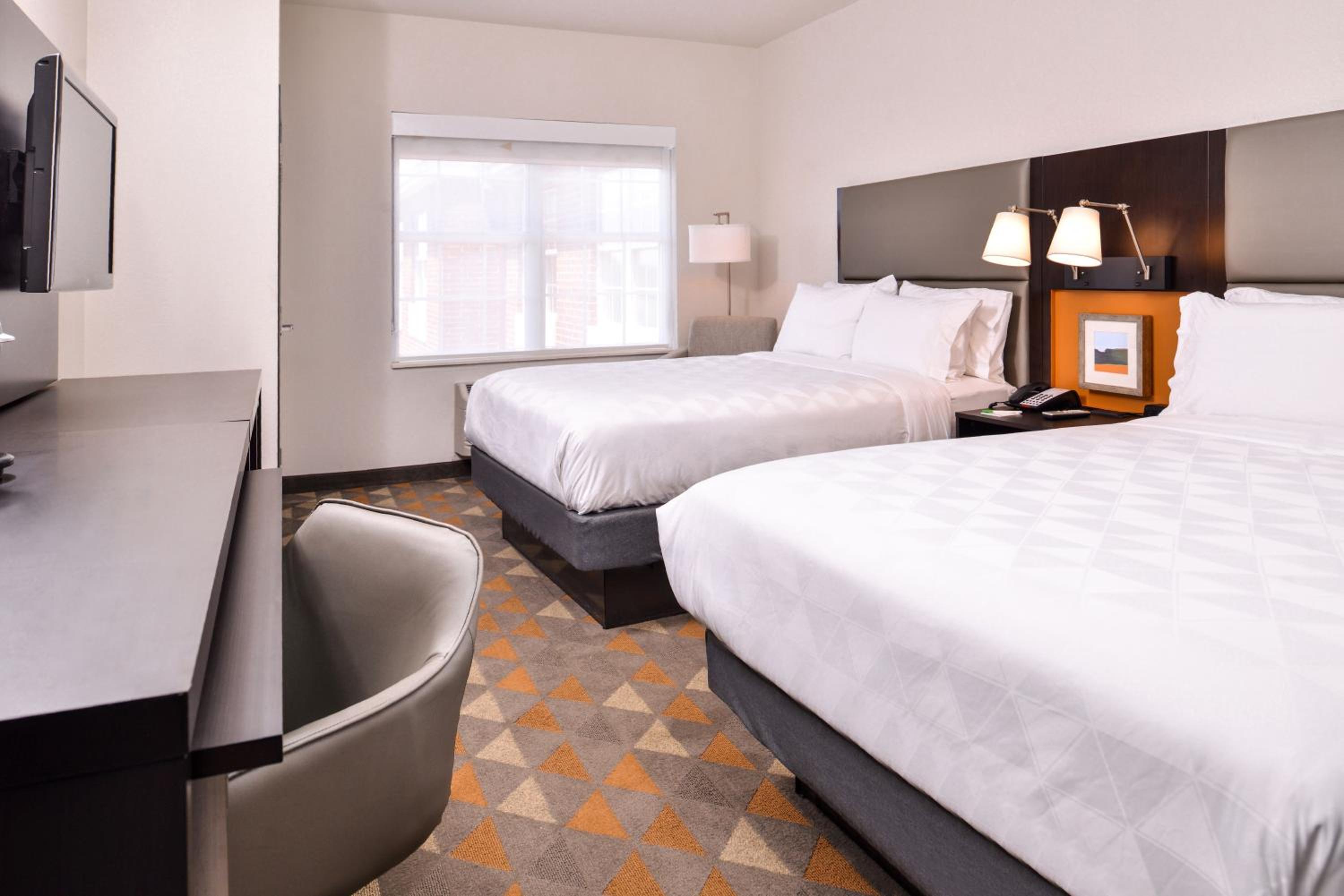 Standard Queen Room with Two Queen Beds - Photo 1