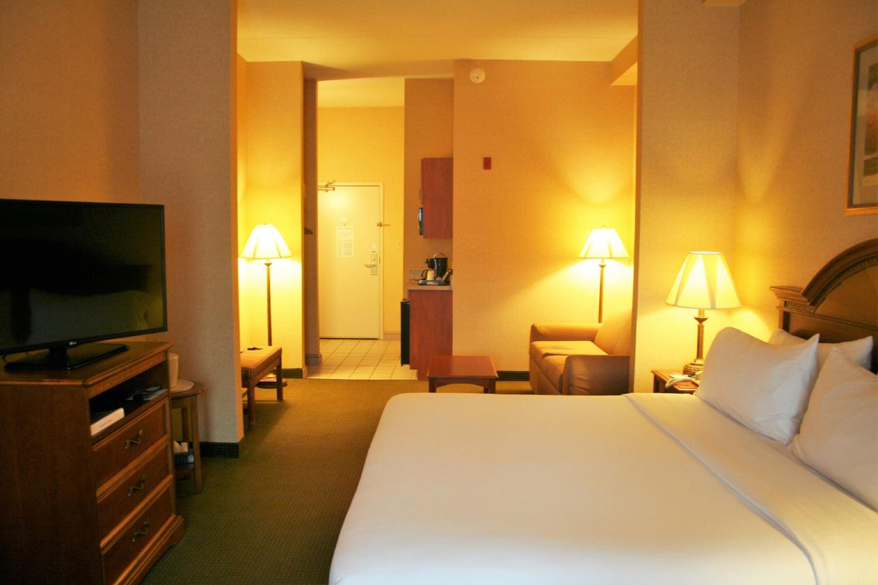 King Suite - Photo 2