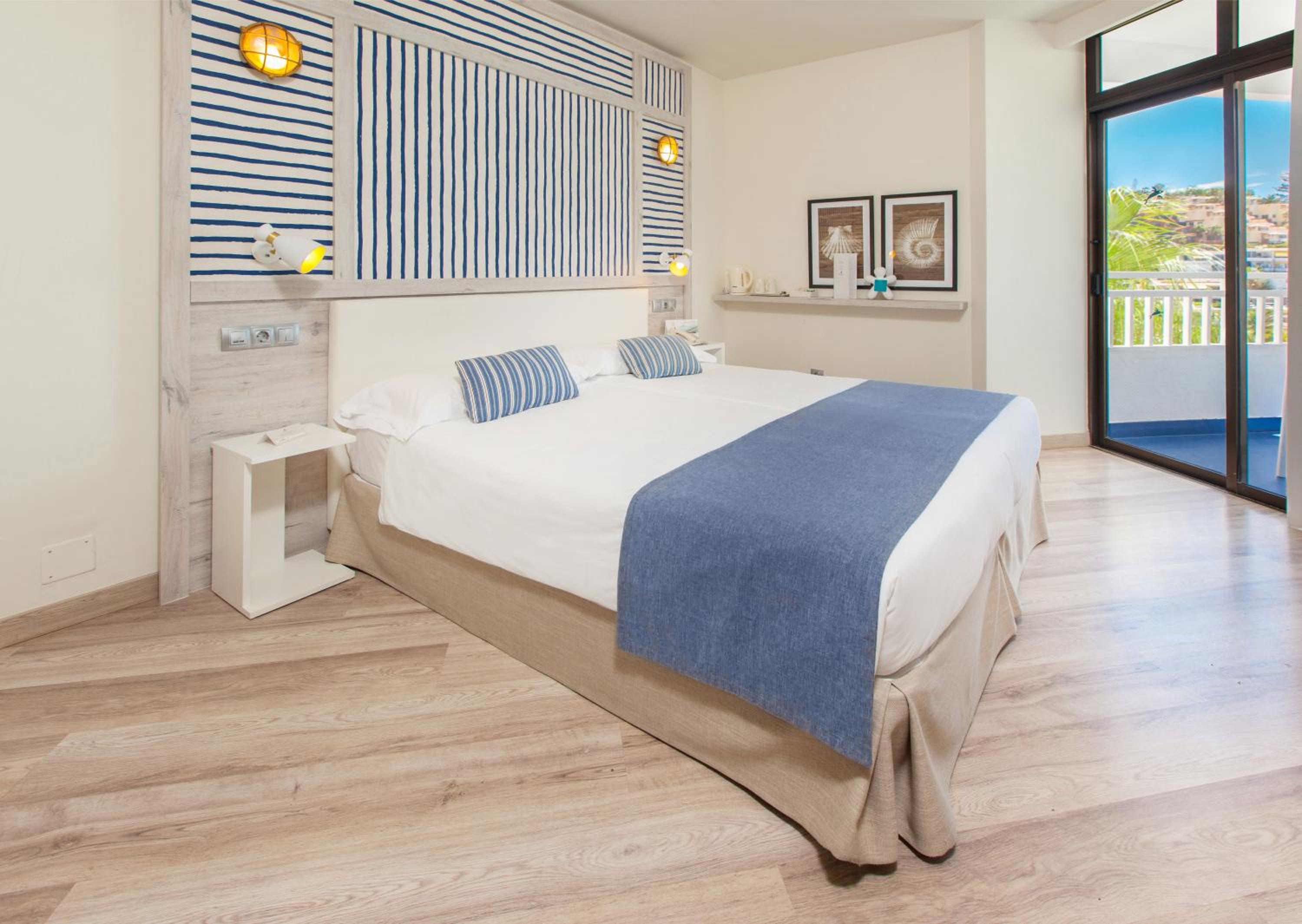 Senior Suite - Photo 1