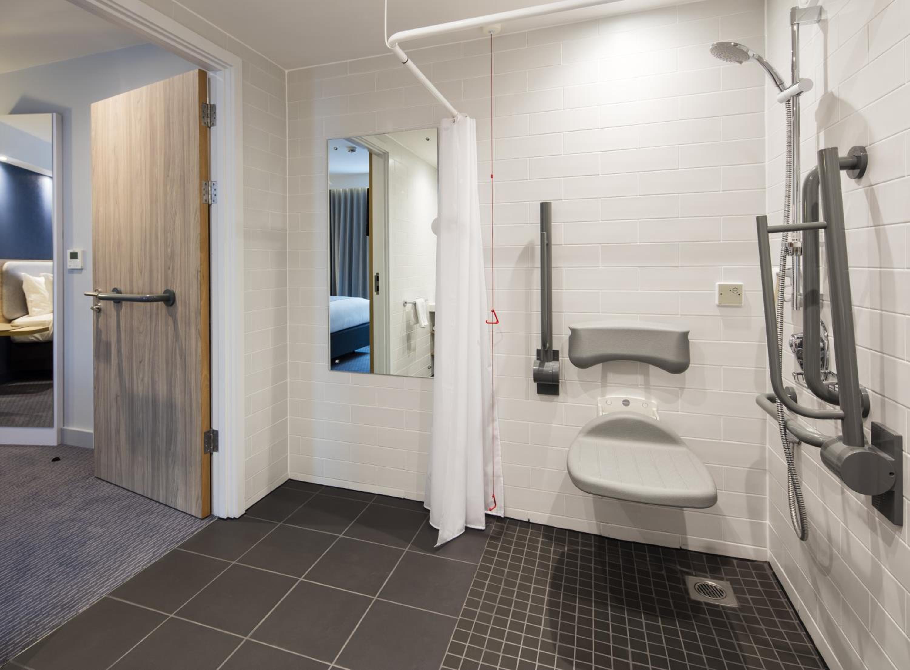 Double Room with Free Hot Breakfast - Accessible