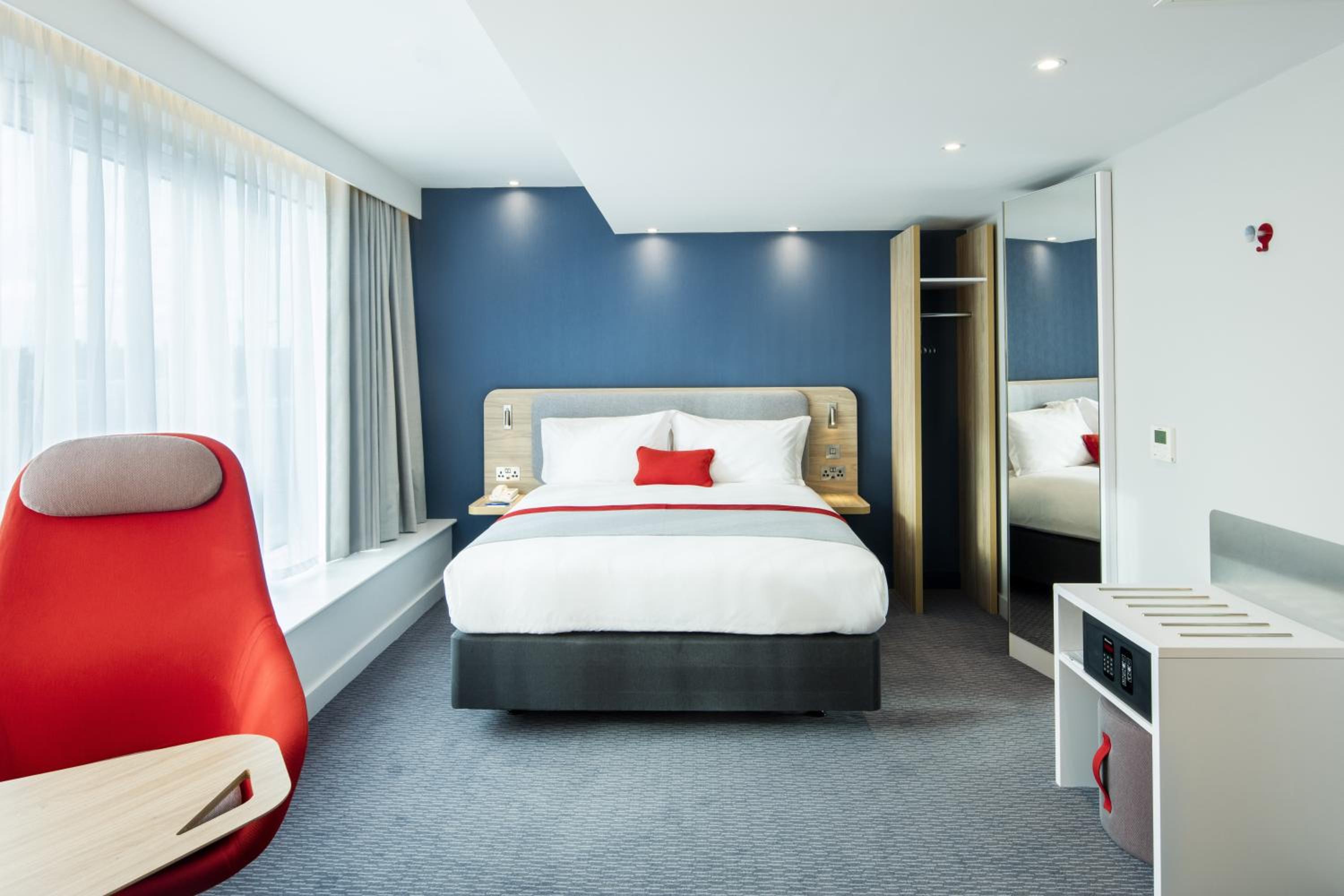 Standard Double Room with Free Hot Breakfast