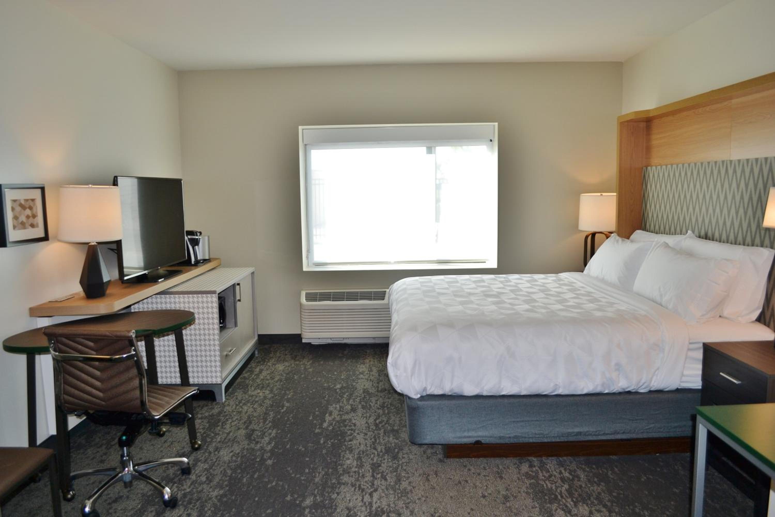 Standard King Room - Photo 1