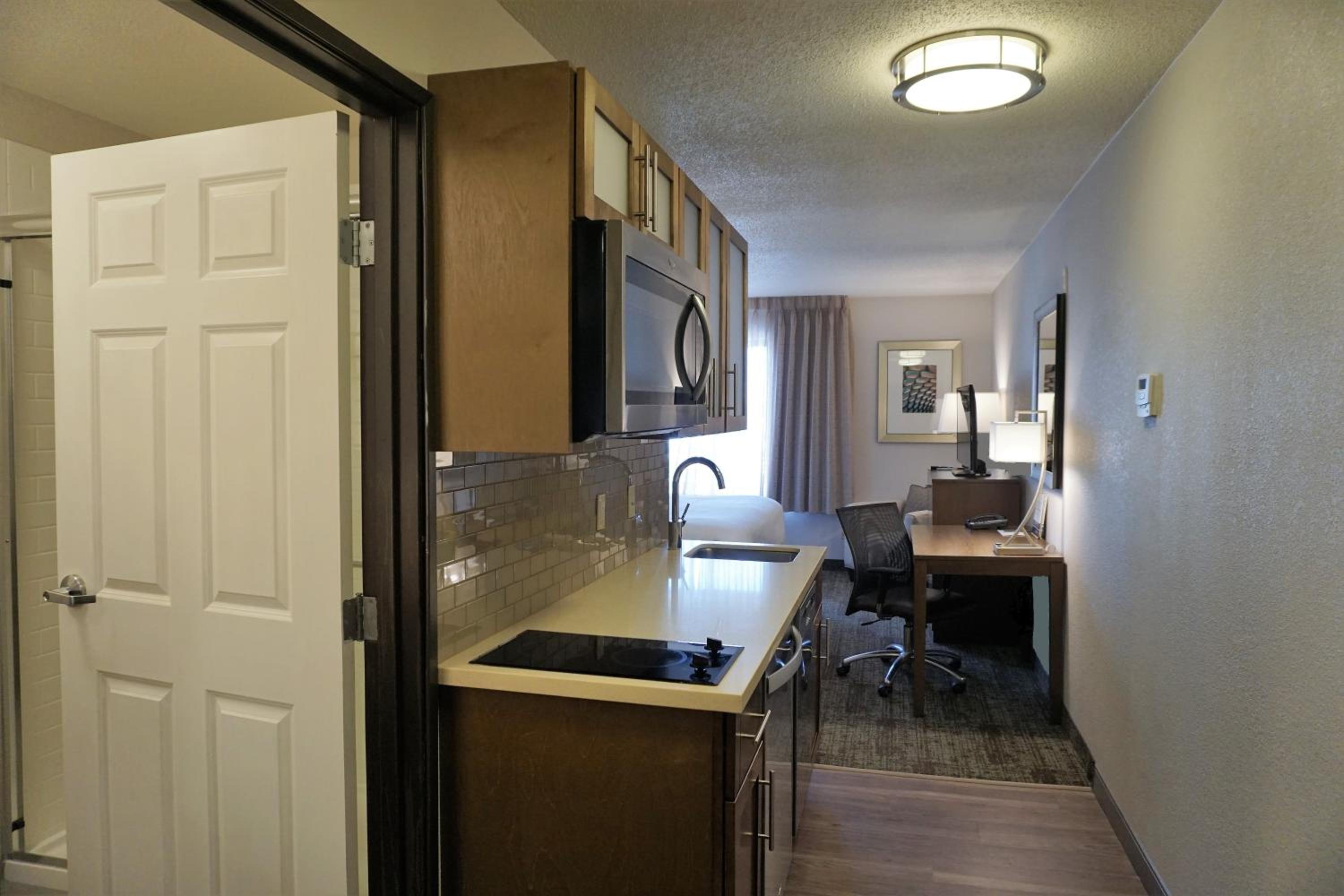 King Studio Suite - Photo 4
