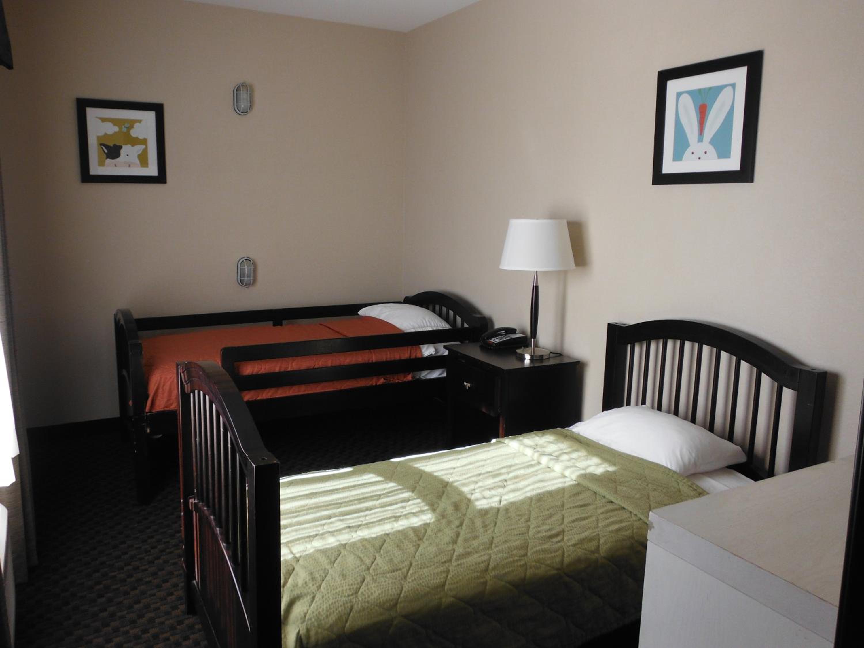 One-Bedroom Suite - Photo 1