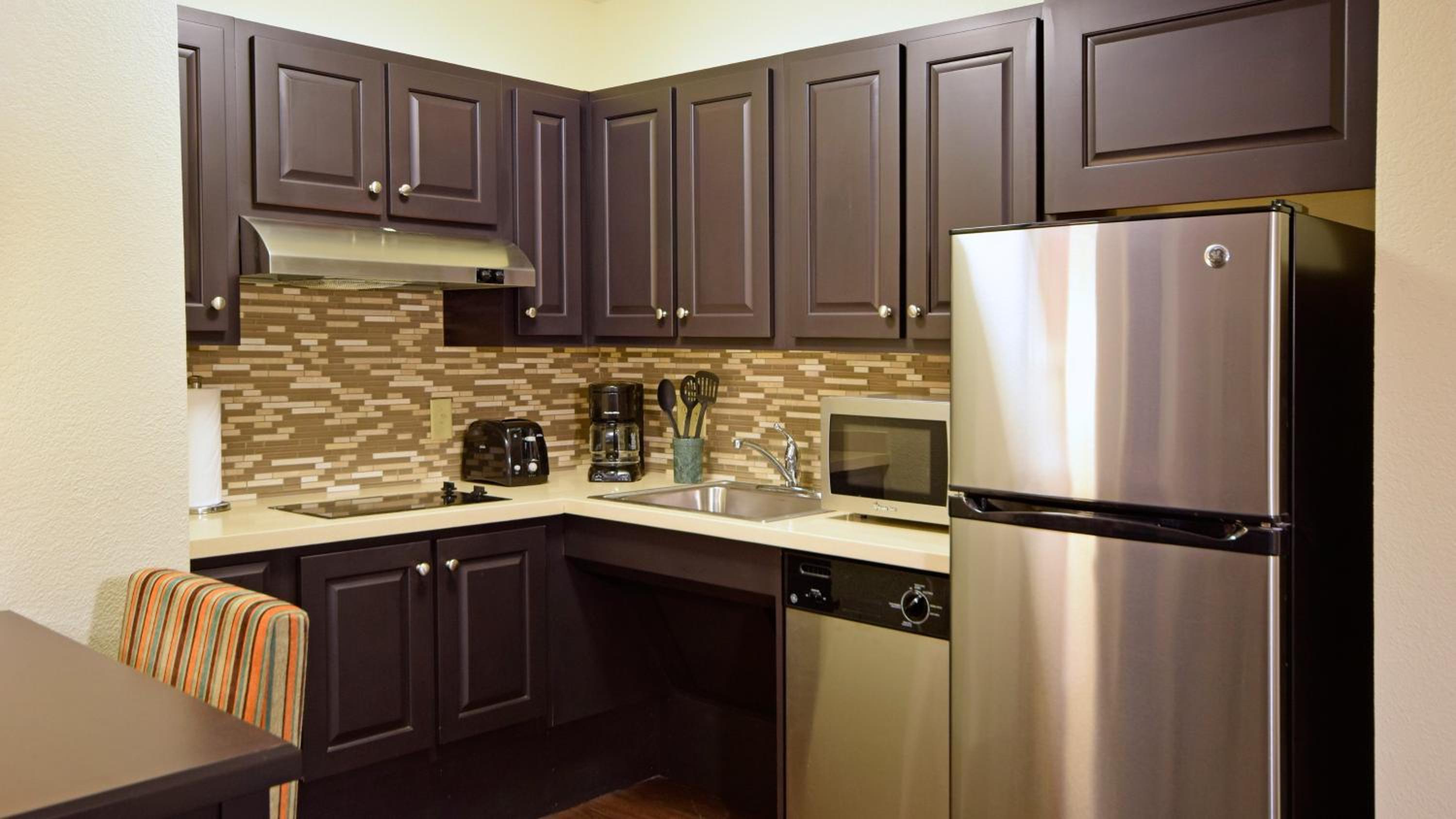 One-Bedroom King Suite - Photo 3