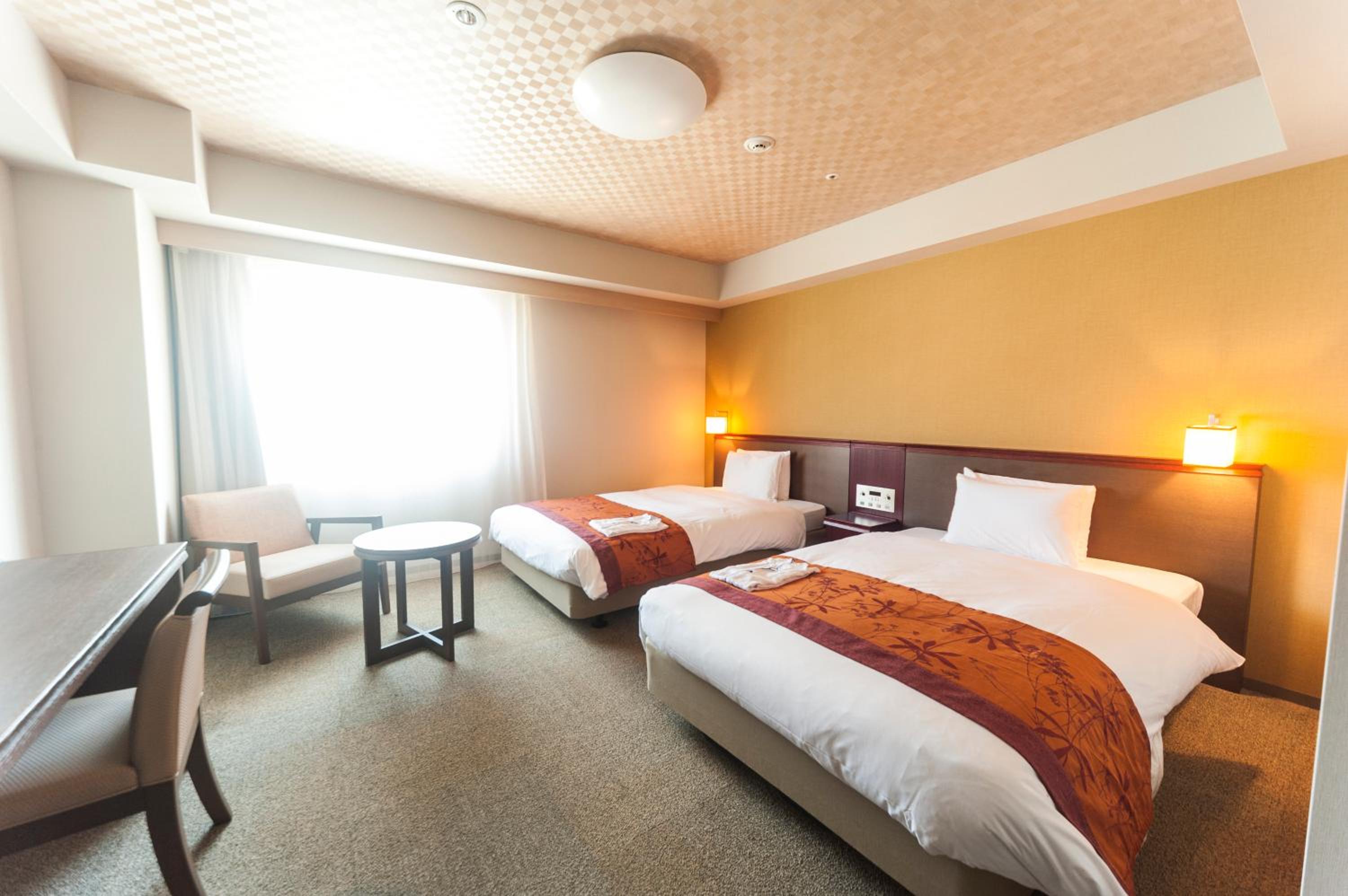 Twin Room - Non-Smoking - Photo 1