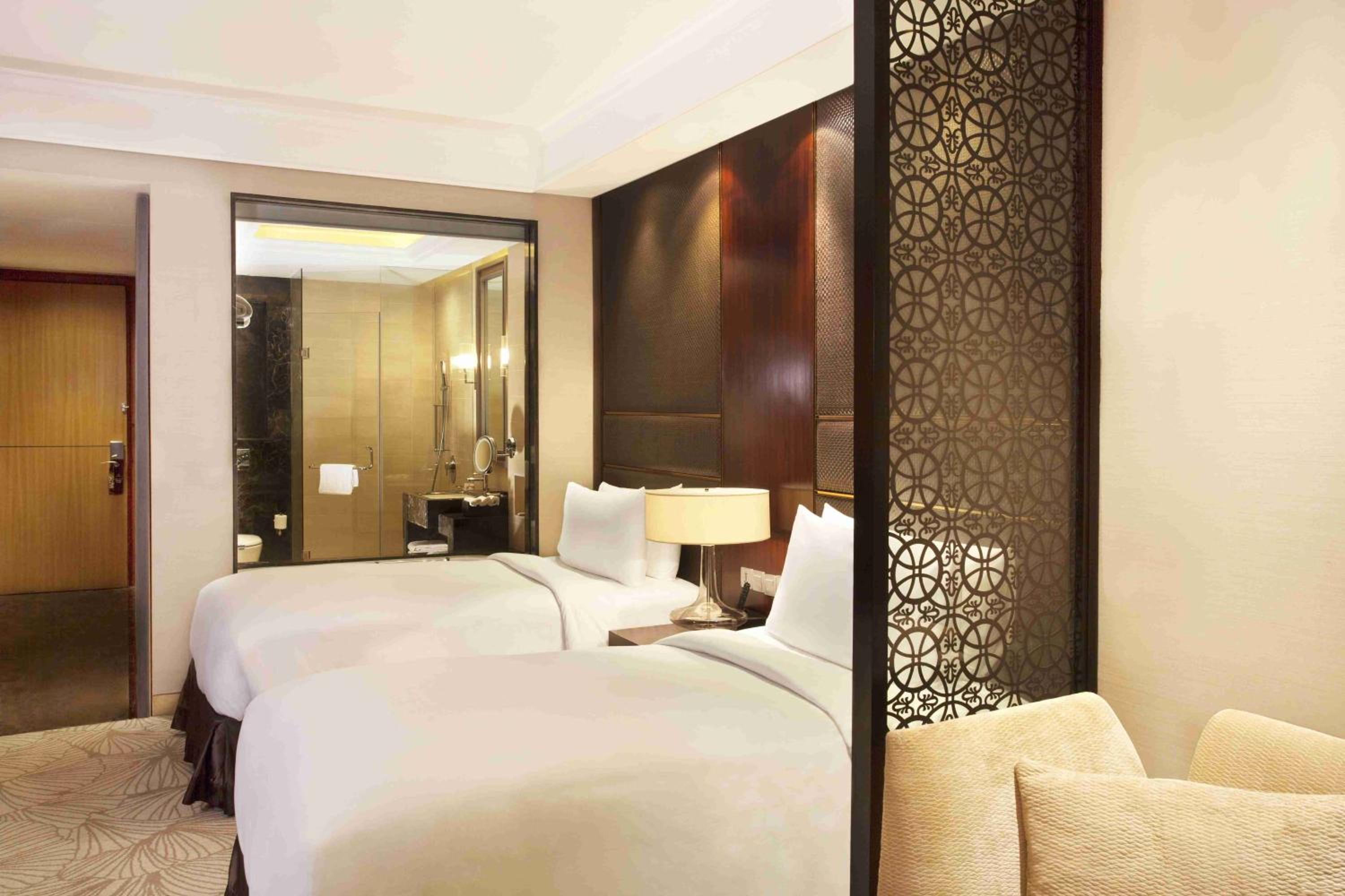 Standard King Room - Photo 2