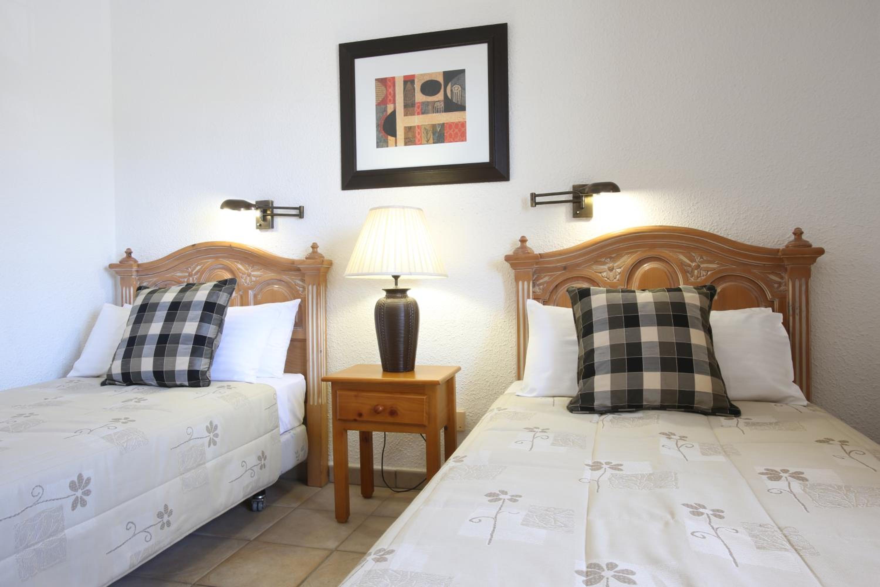 Two-Bedroom Apartment with Sea View photo 2