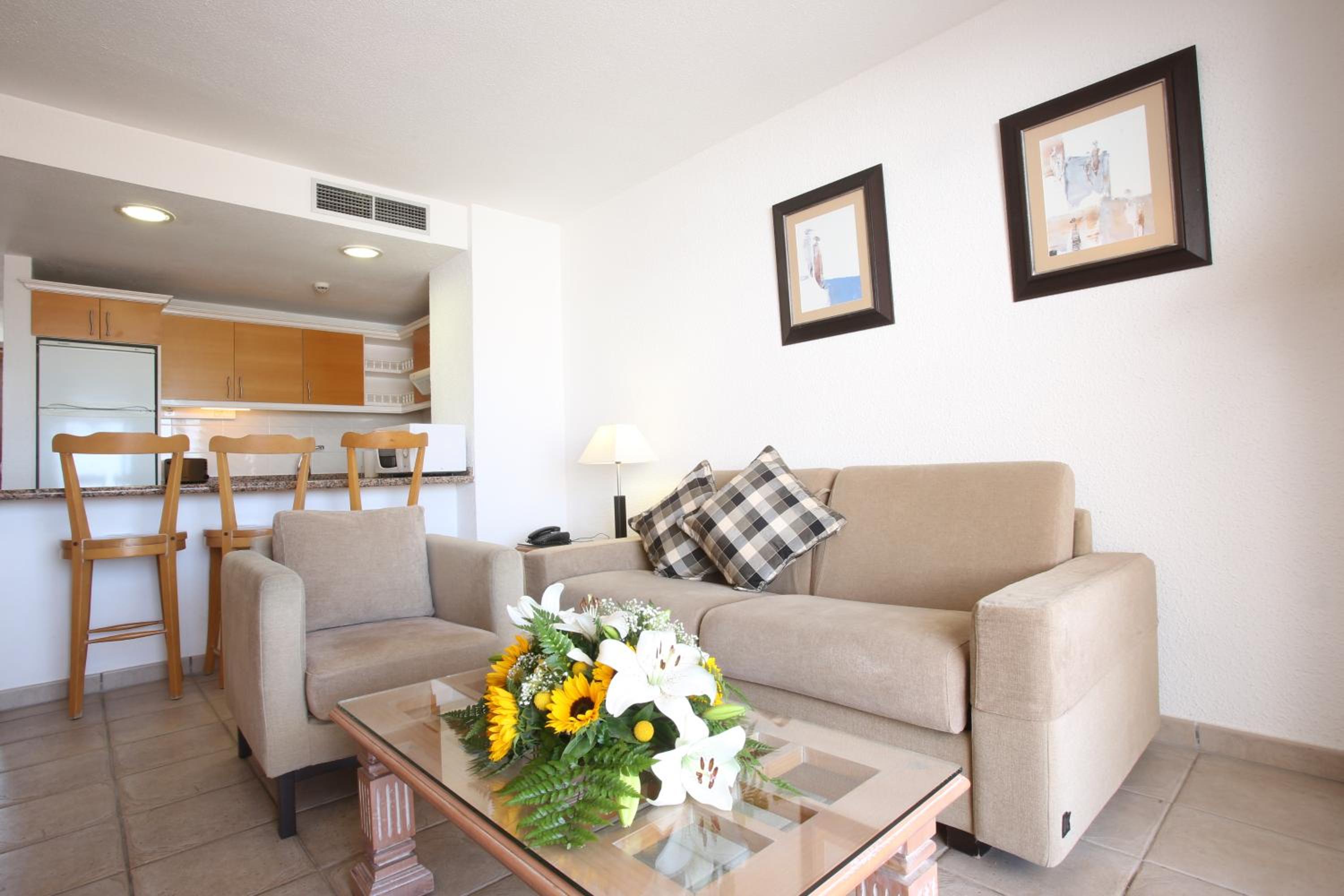 Two-Bedroom Apartment with Sea View photo 3