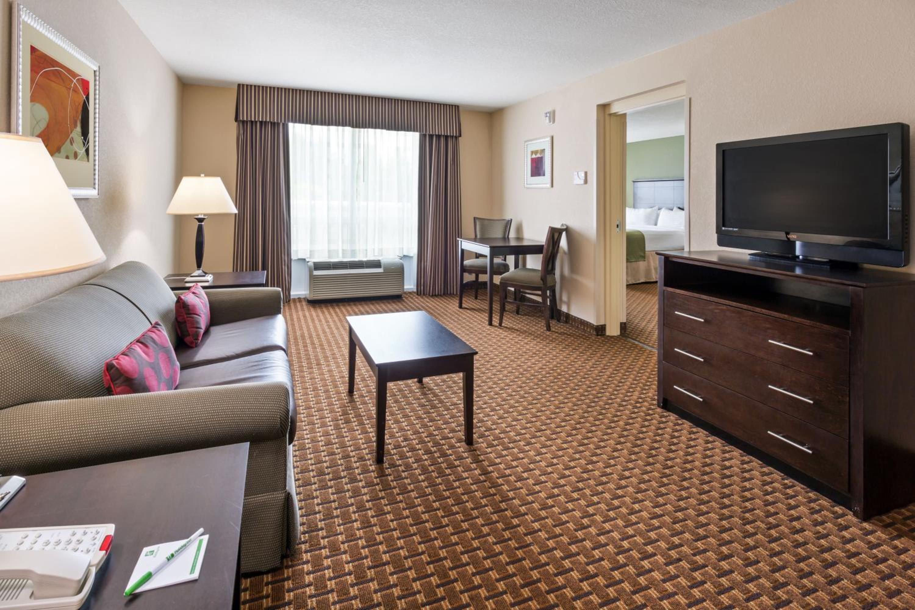 One-Bedroom Suite with Sofa Bed - Photo 2
