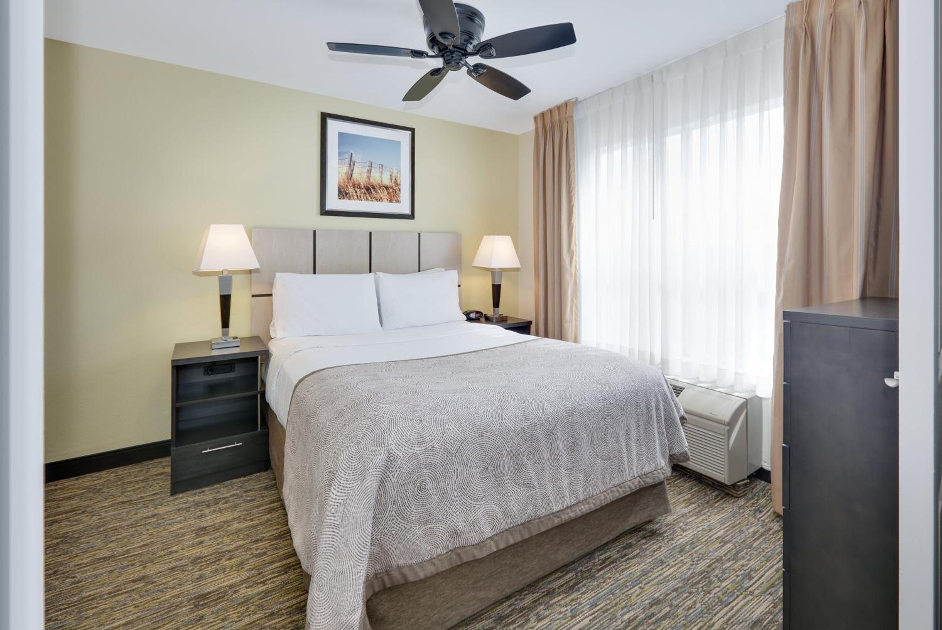 One-Bedroom Suite - Disability Access/Non-Smoking - Photo 1