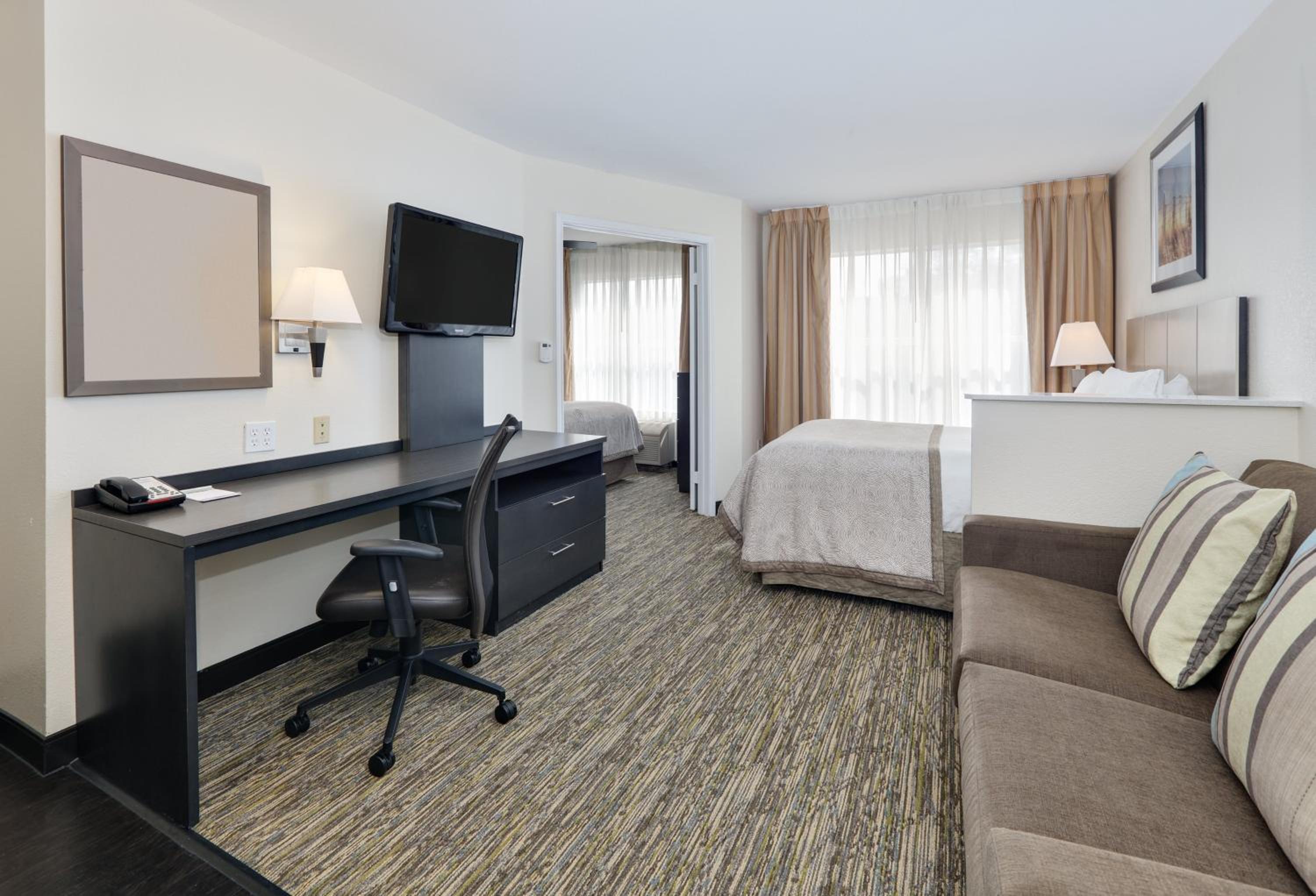 One-Bedroom Double Suite - Non-Smoking - Photo 5