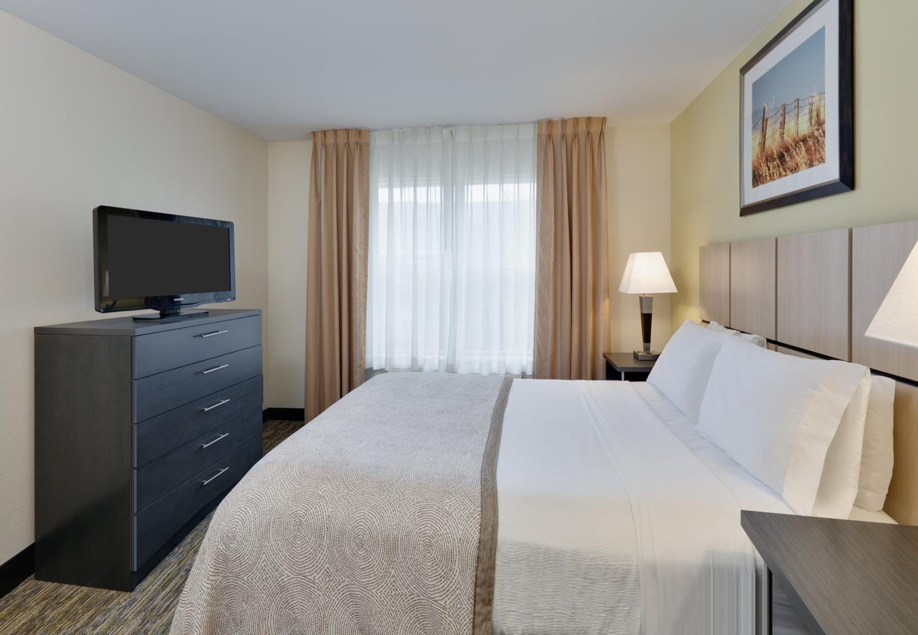 Queen Suite with Two Queen Beds - Non-Smoking - Photo 1