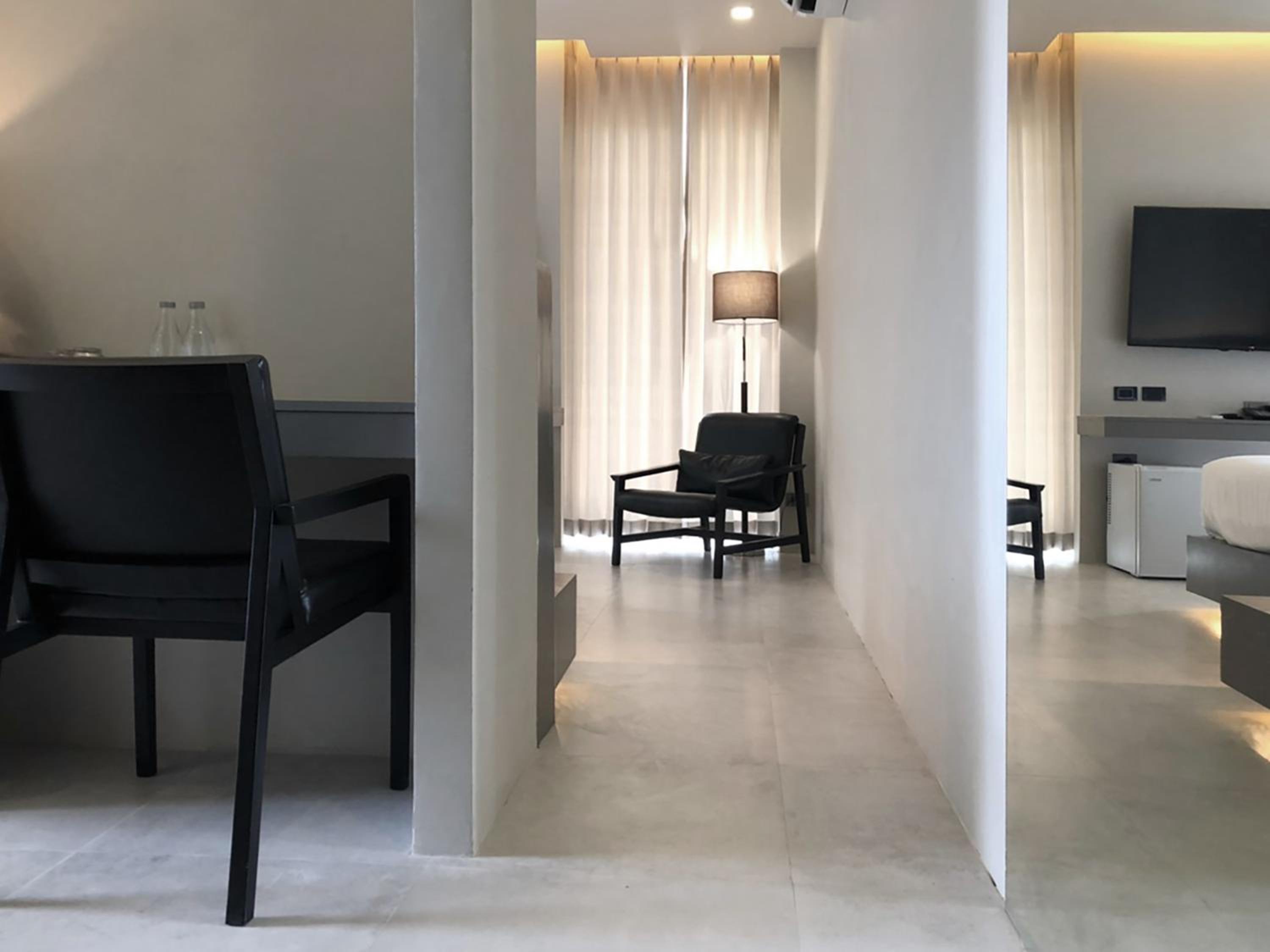 Deluxe Room - Photo 8