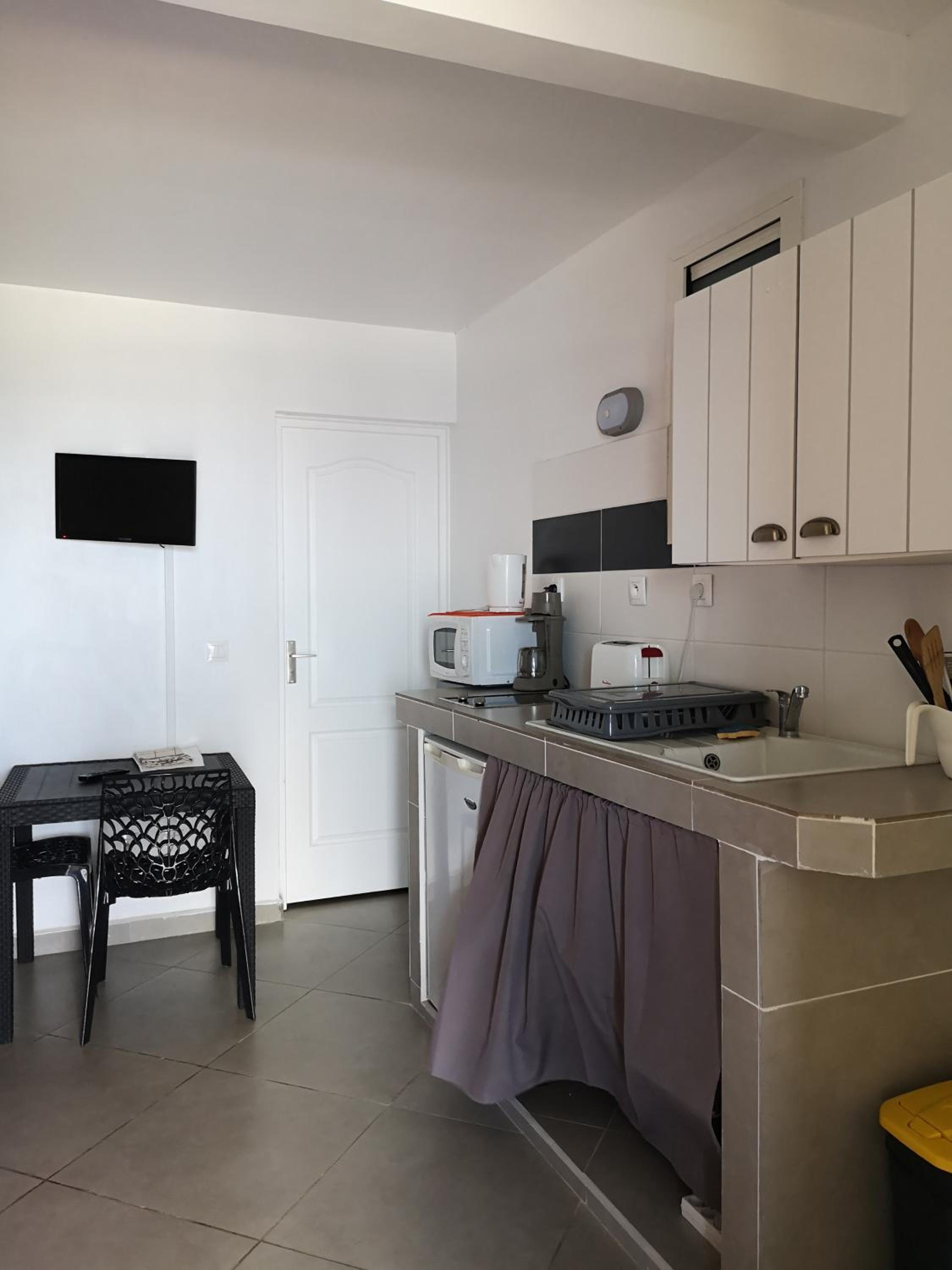 Apartment with Sea View photo 2
