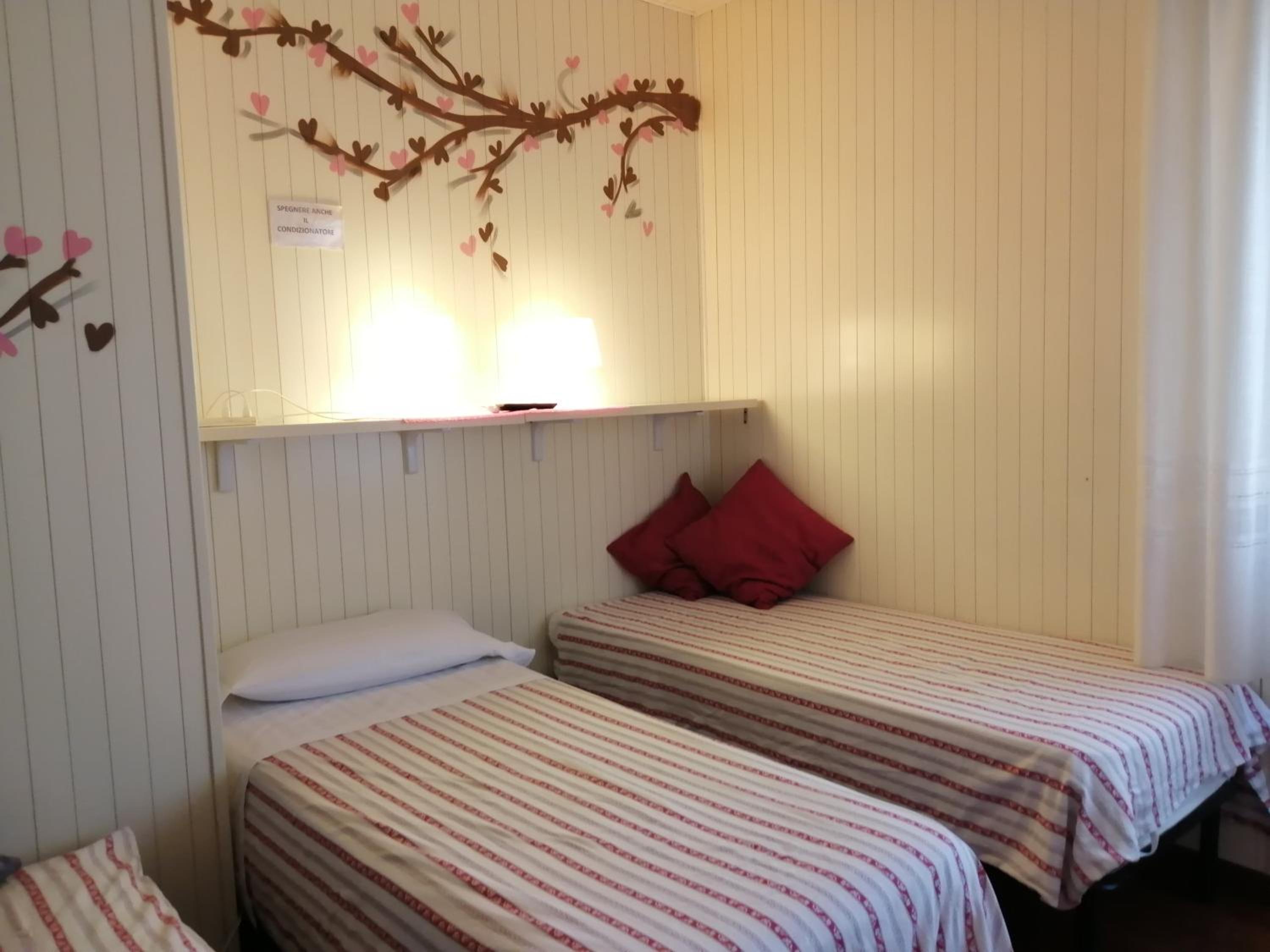 Triple Room with Private Bathroom photo 2