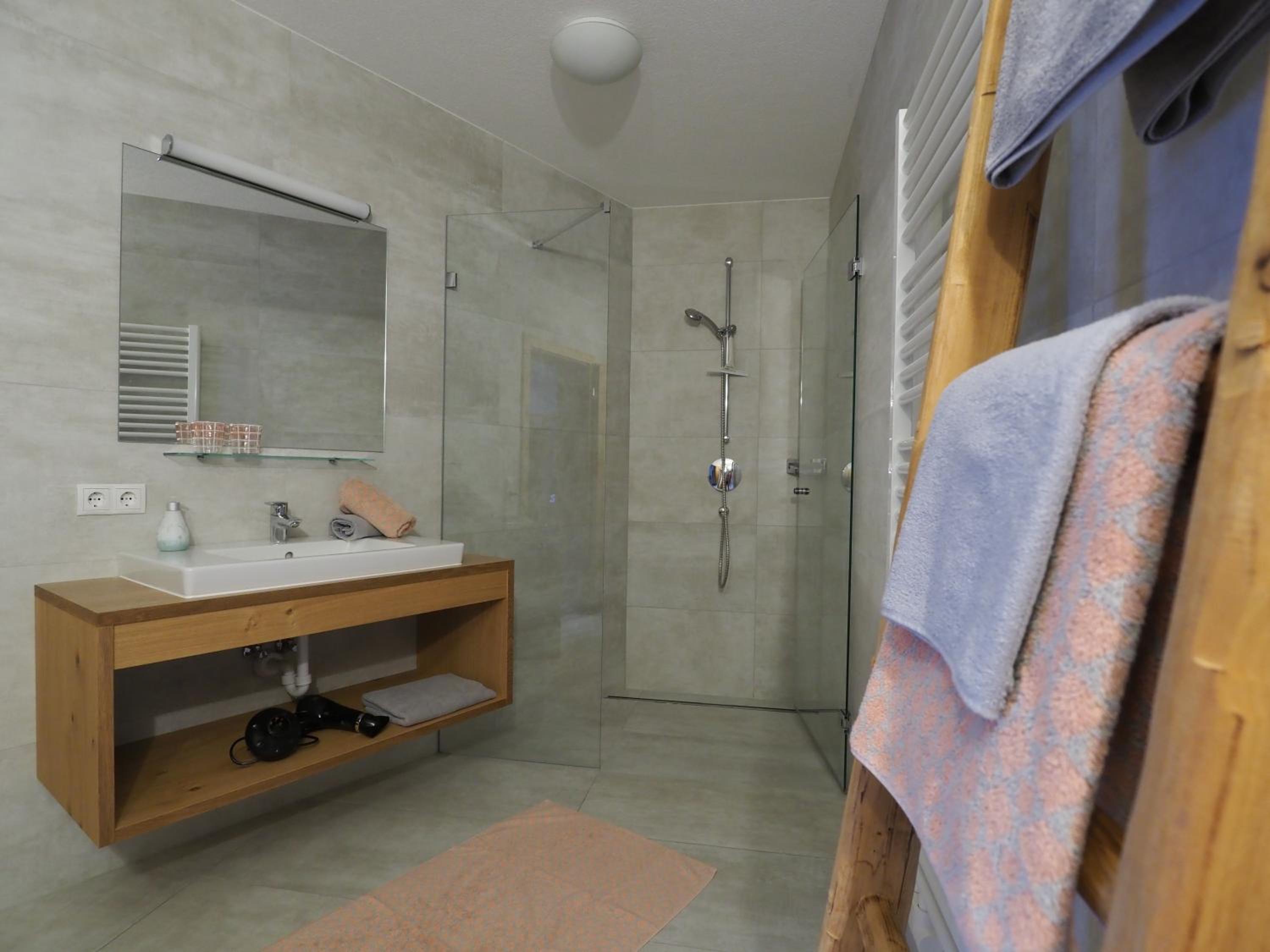 One-Bedroom Apartment with Terrace photo 3