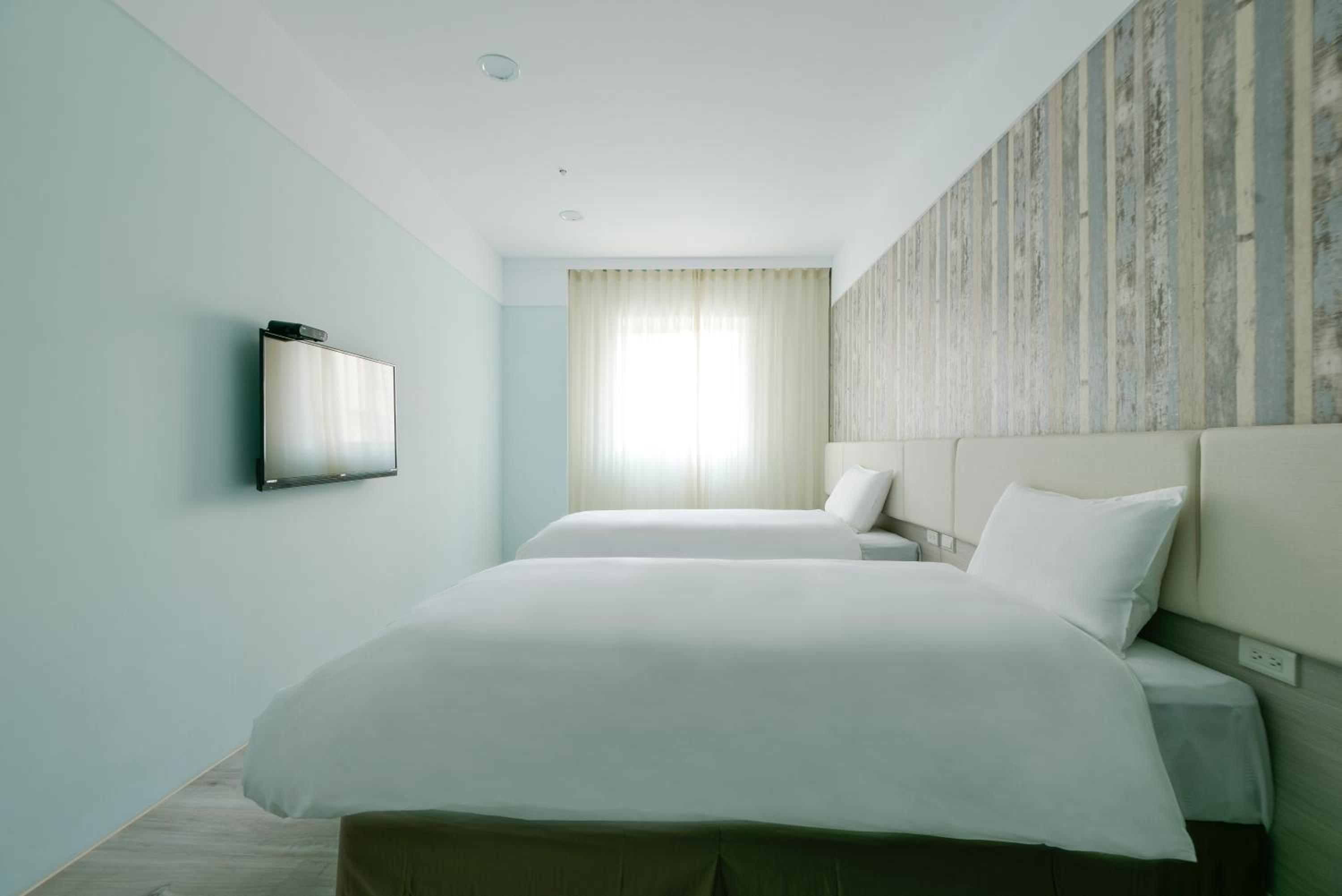 Deluxe Twin Room - Photo 6