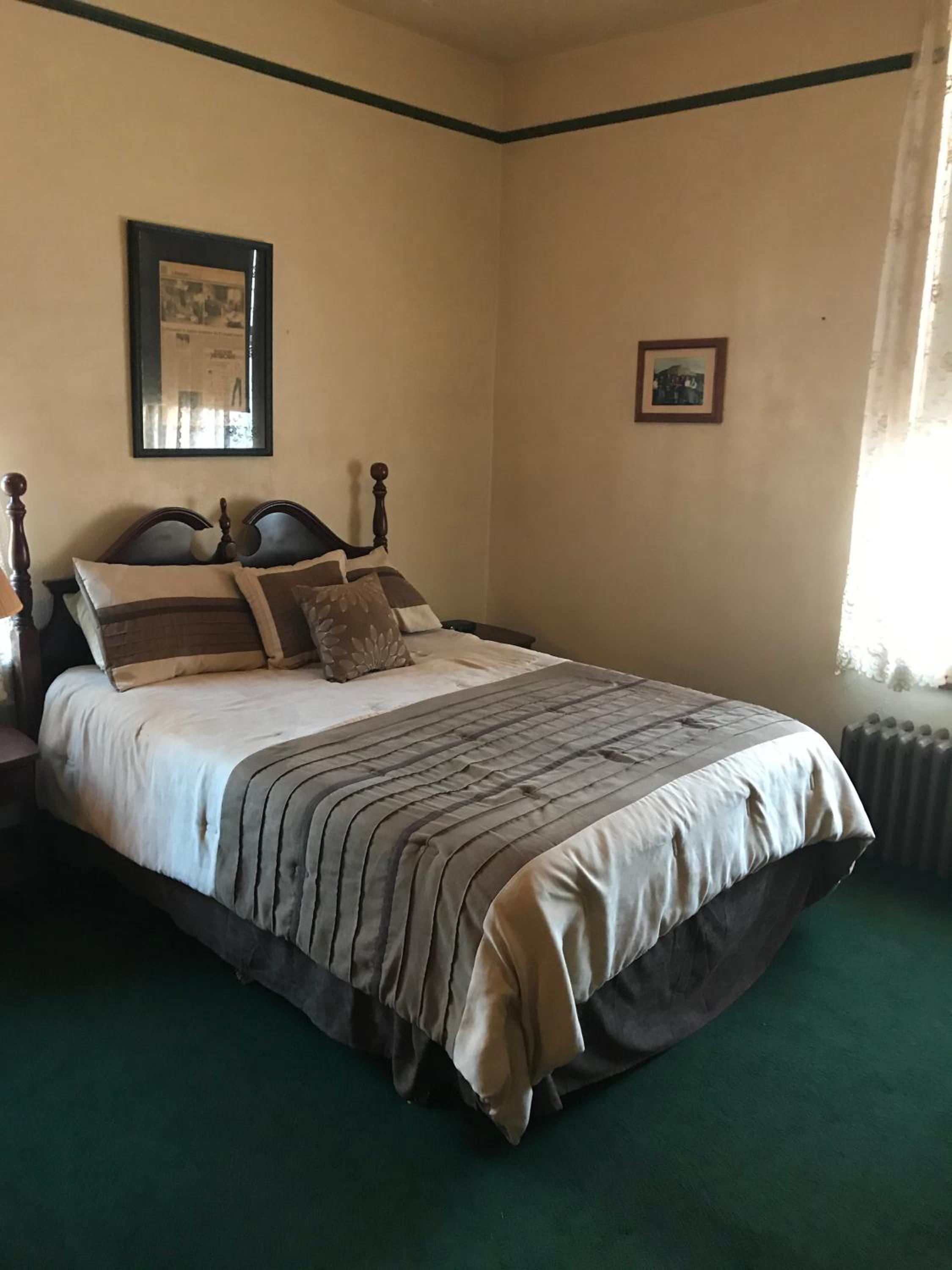 Standard Double Suite