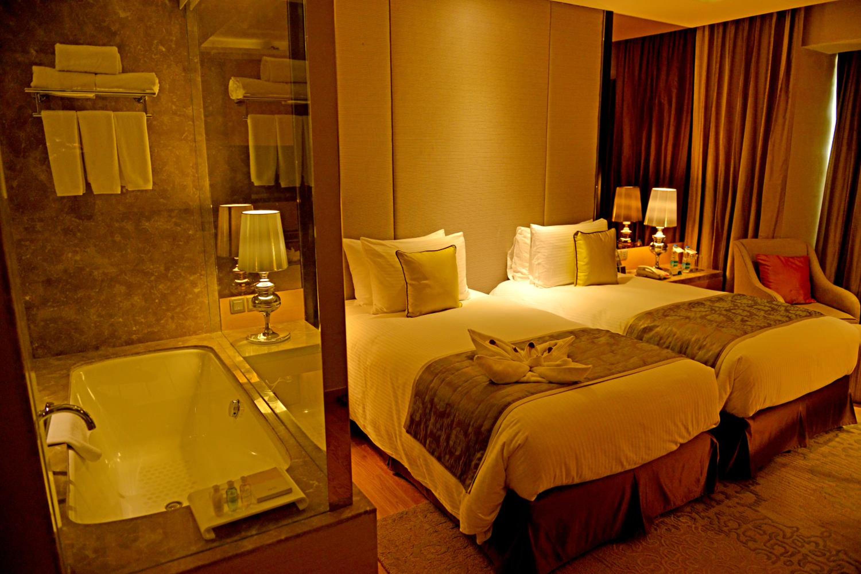 Superior Double or Twin Room with Bathtub – Non Smoking: Happy hours 1+1 on alcoholic beverages from 4 PM to 7 PM, Complimentary INR 500 Hotel Credit on min usage of INR 2000 at market place restaurant on Food & Soft Beverages, 50% off on Mini Bar Superior Double or Twin Room with Bathtub – Non Smoking: Happy hours 1+1 on alcoholic beverages from 4 PM to 7 PM, Complimentary INR 500 Hotel Credit on min usage of INR 2000 at market place restaurant on Food & Soft Beverages, 50% off on Mini Bar
