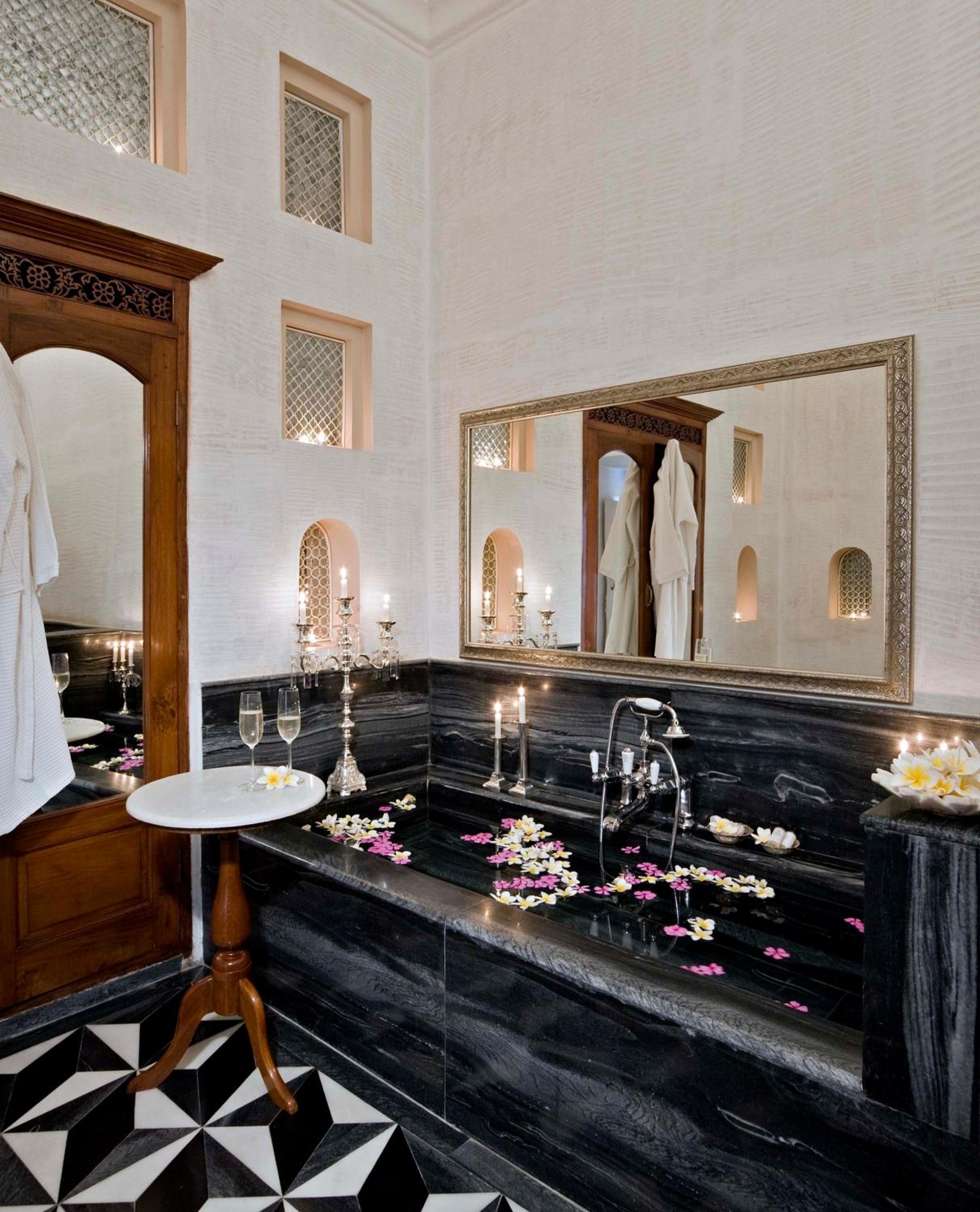 Deluxe Suite - Photo 2