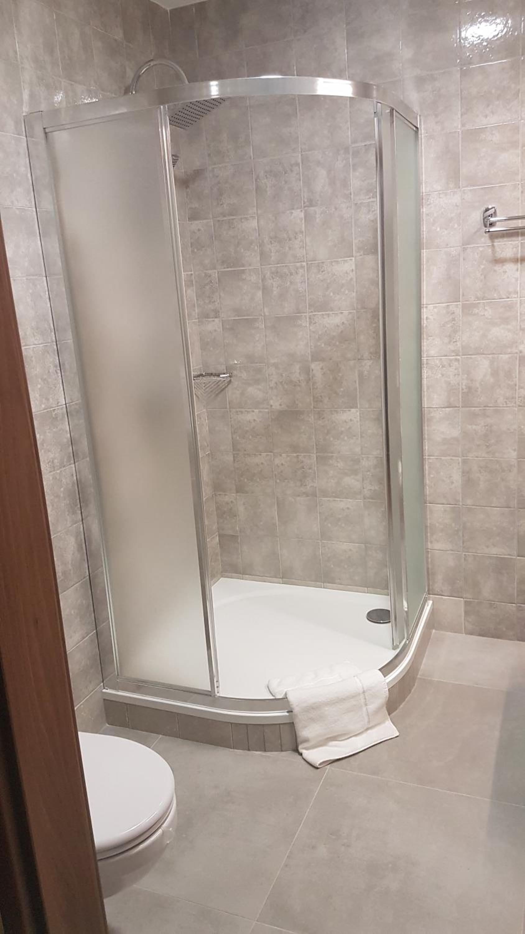 Standard Single Room with Shower photo 3