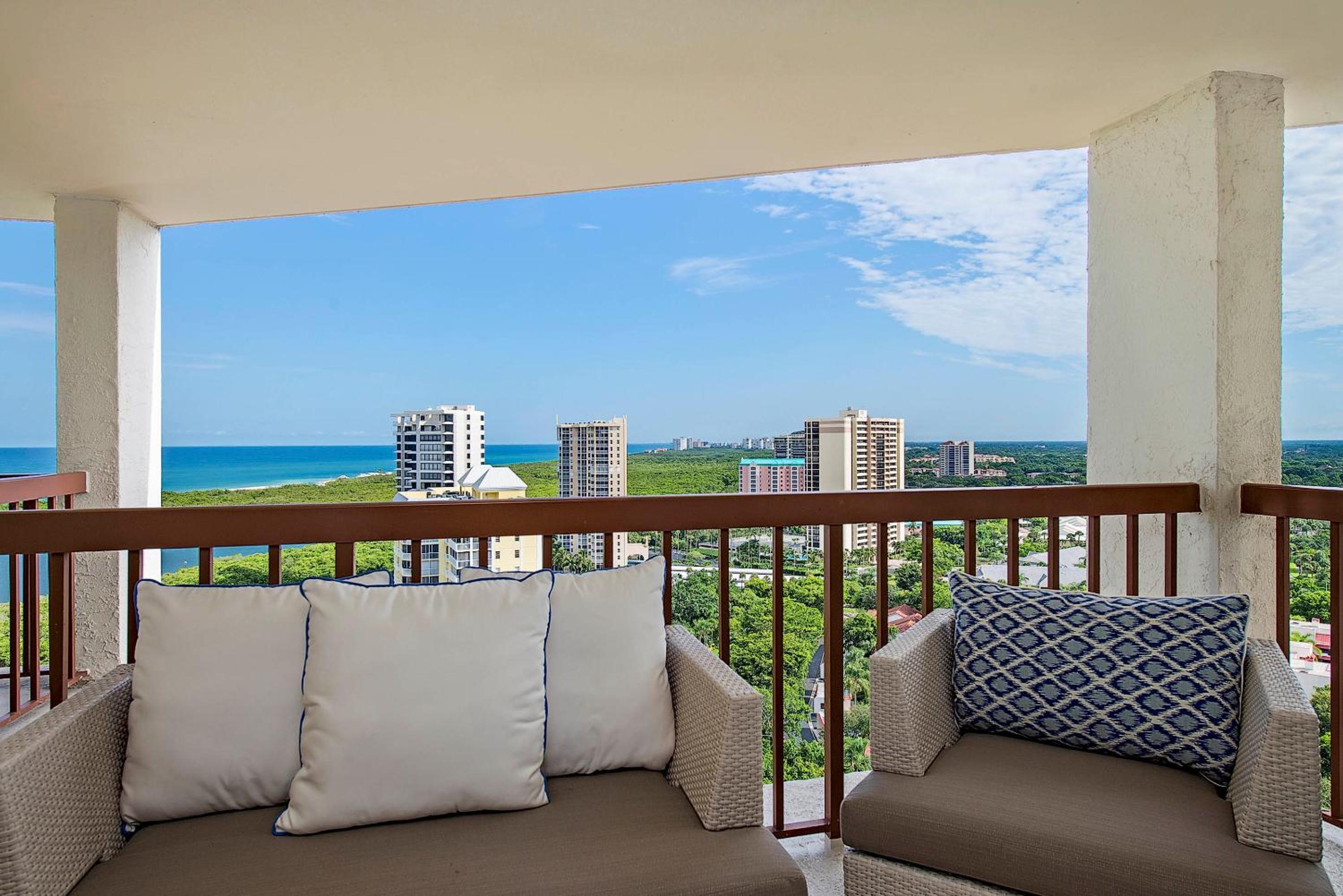Deluxe Family Suite photo 2