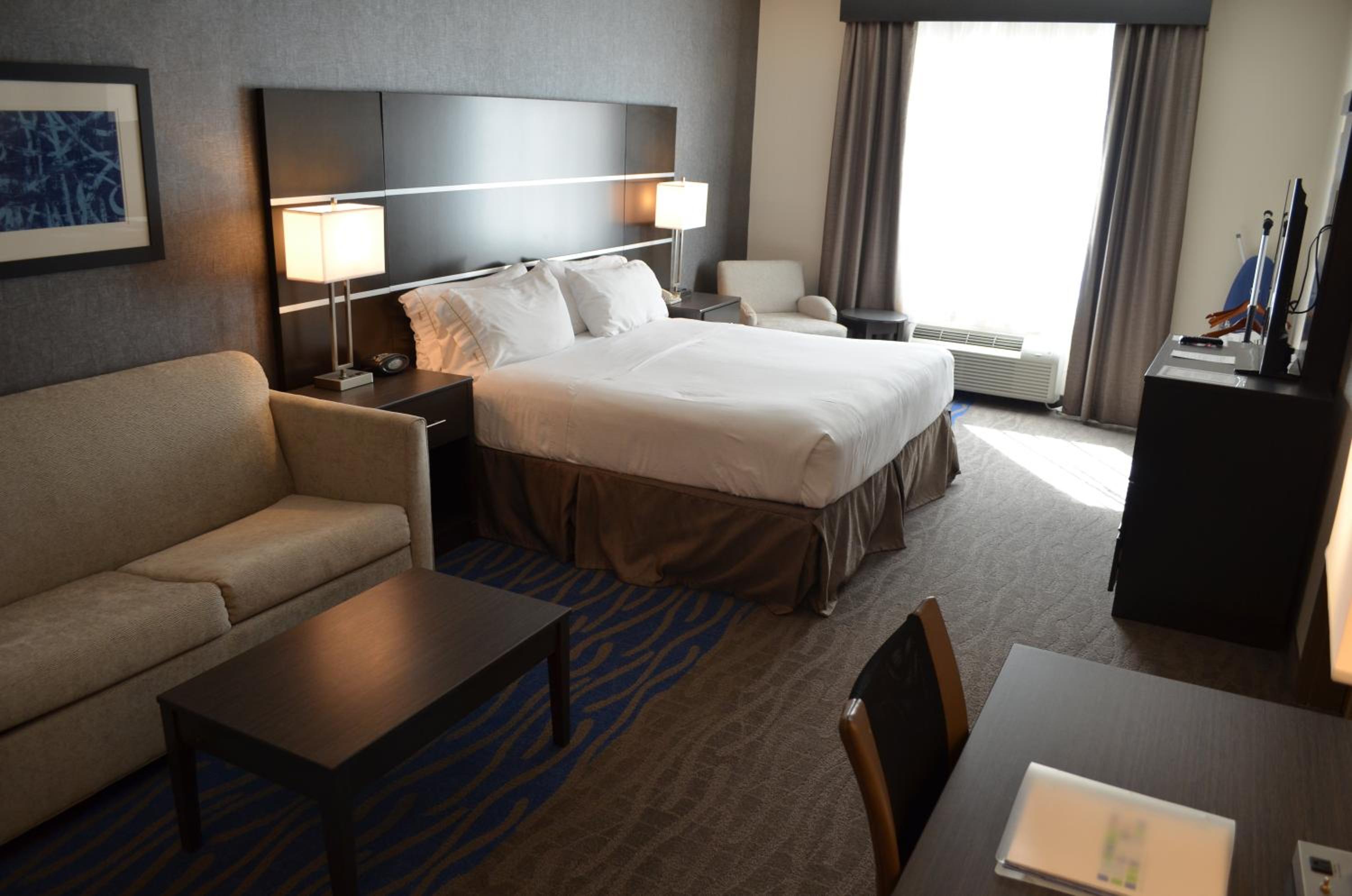 King Suite - Photo 3