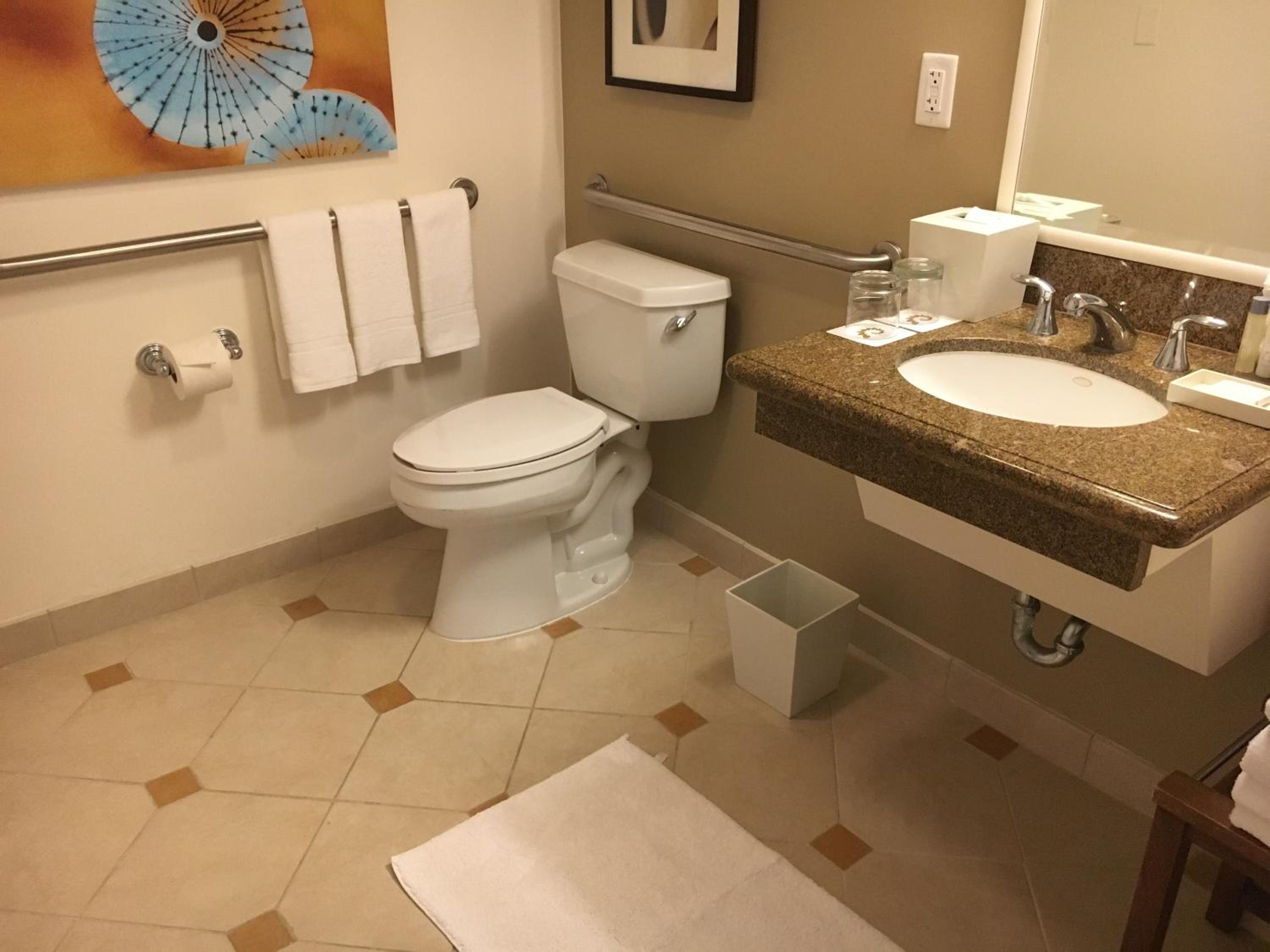 Queen Room with Two Queen Beds - Disability Access photo 2