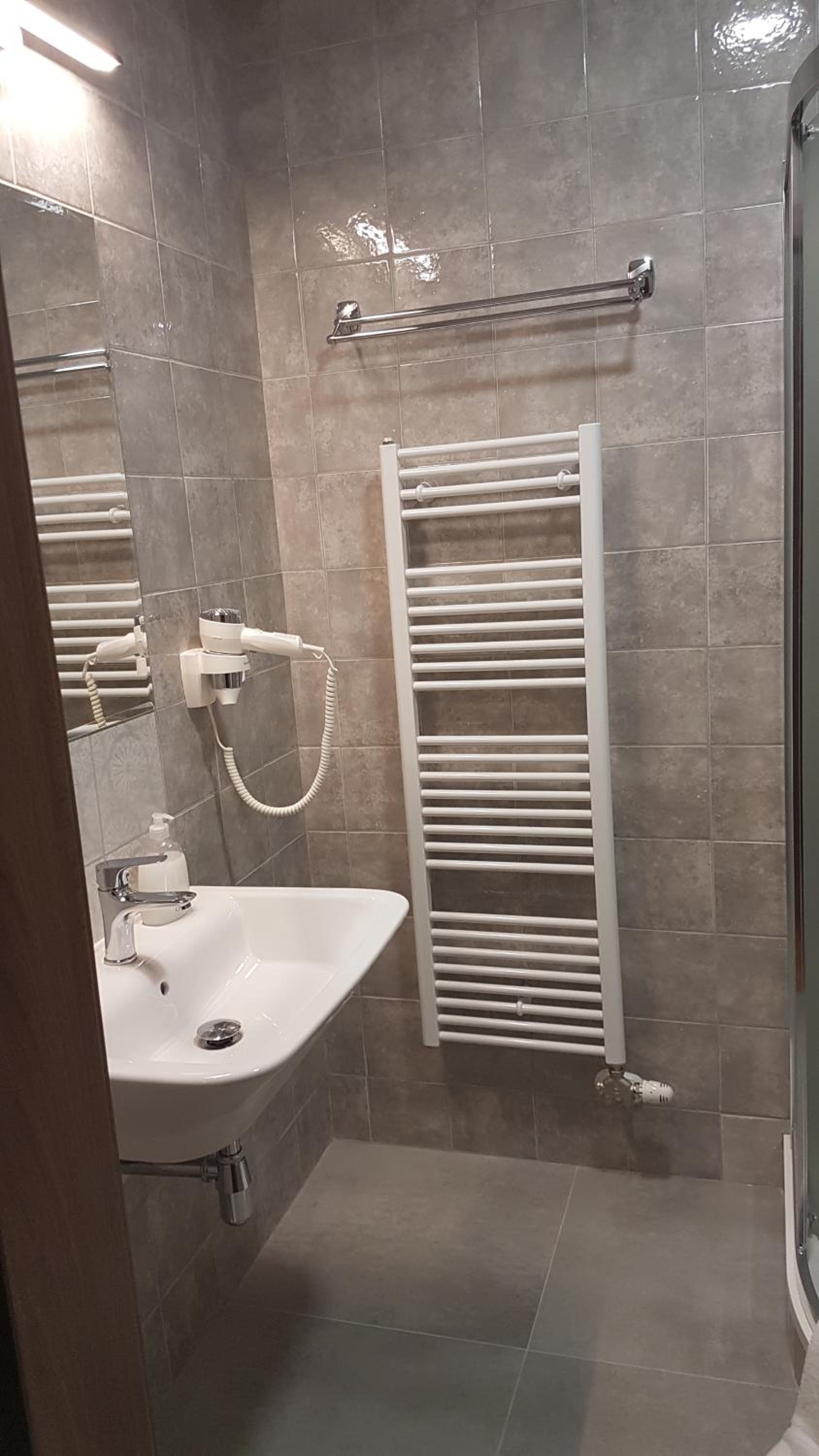 Economy Double or Twin Room photo 2