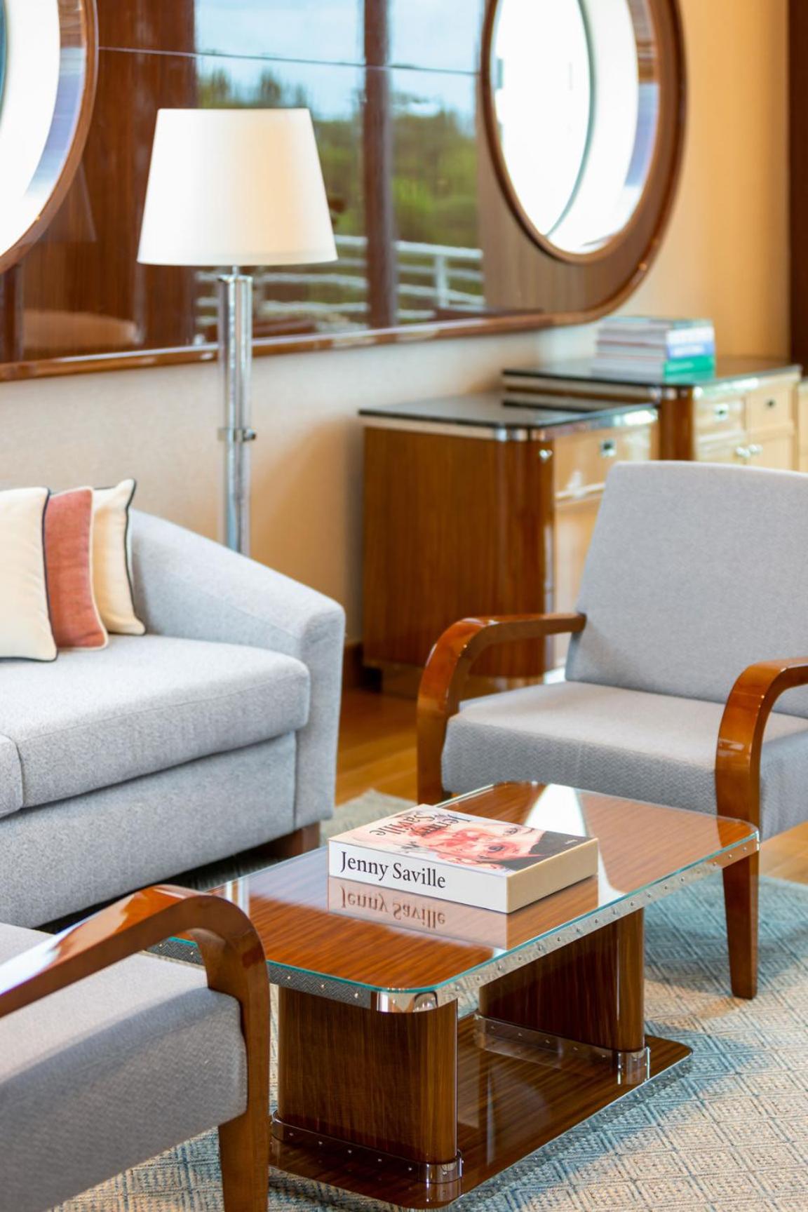 Presidential Suite thumbnail 5