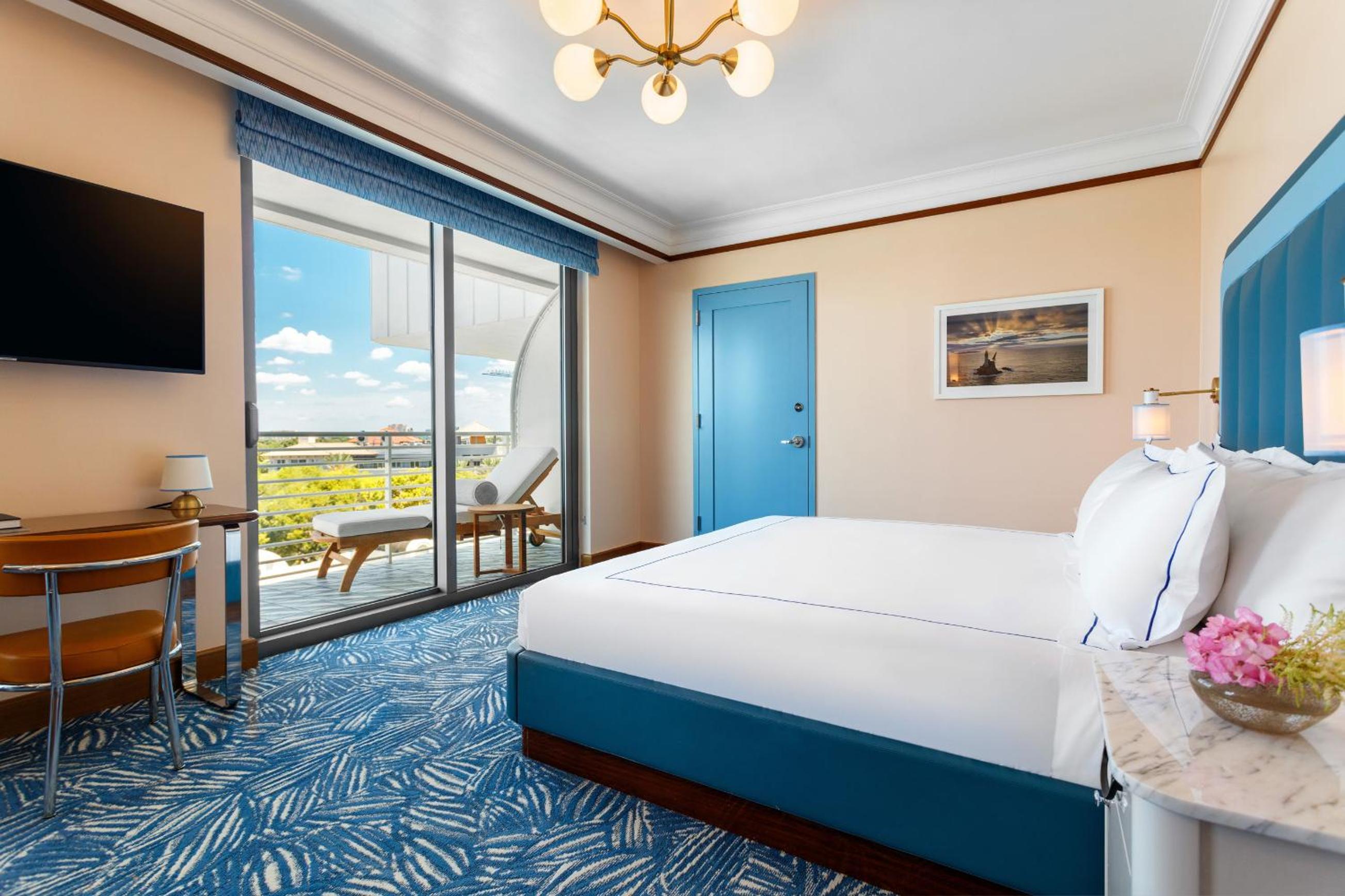 Superior King Room with One King Bed (Non Smoking) (Accessible)