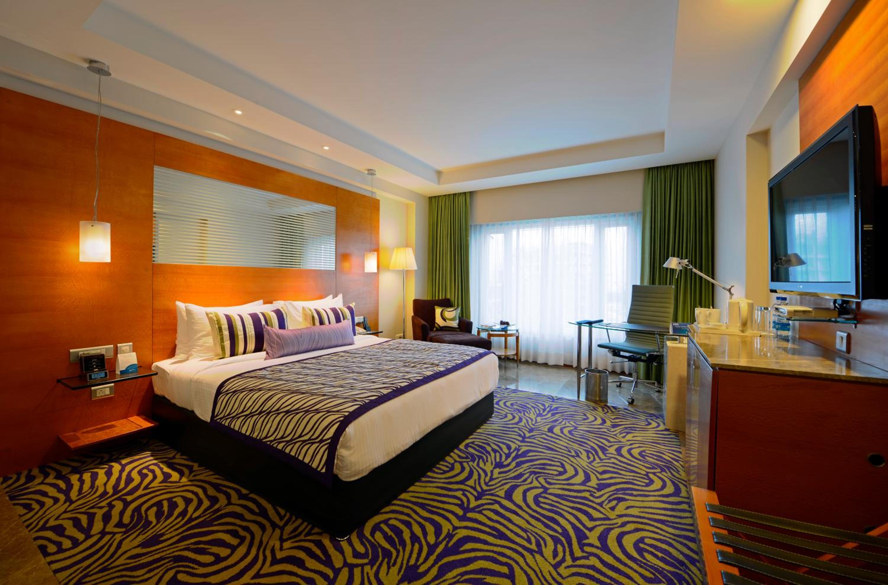 Superior Room with King or Twin Bed  - 15% off on Food & Beverage services photo 2
