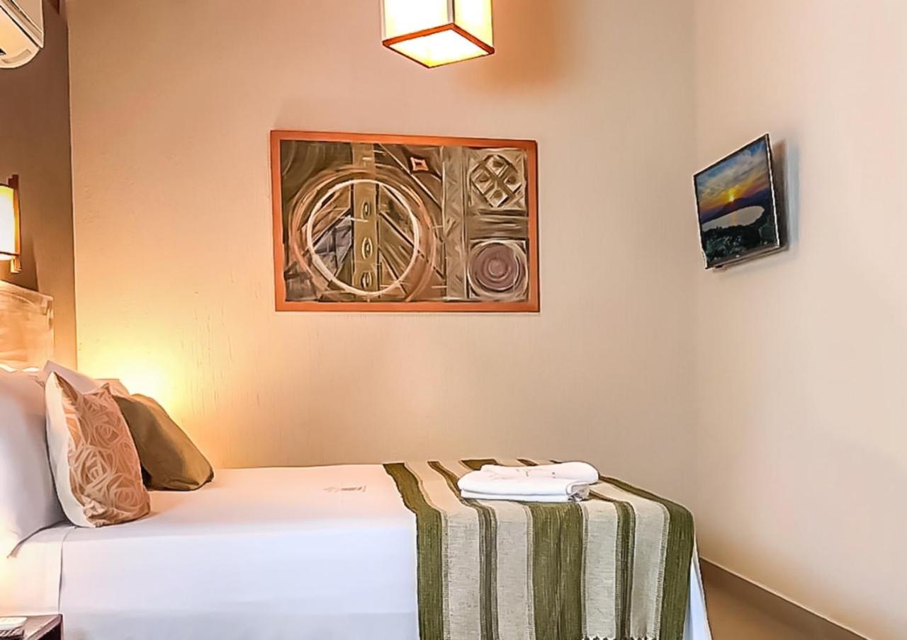 Deluxe King Suite - Photo 9