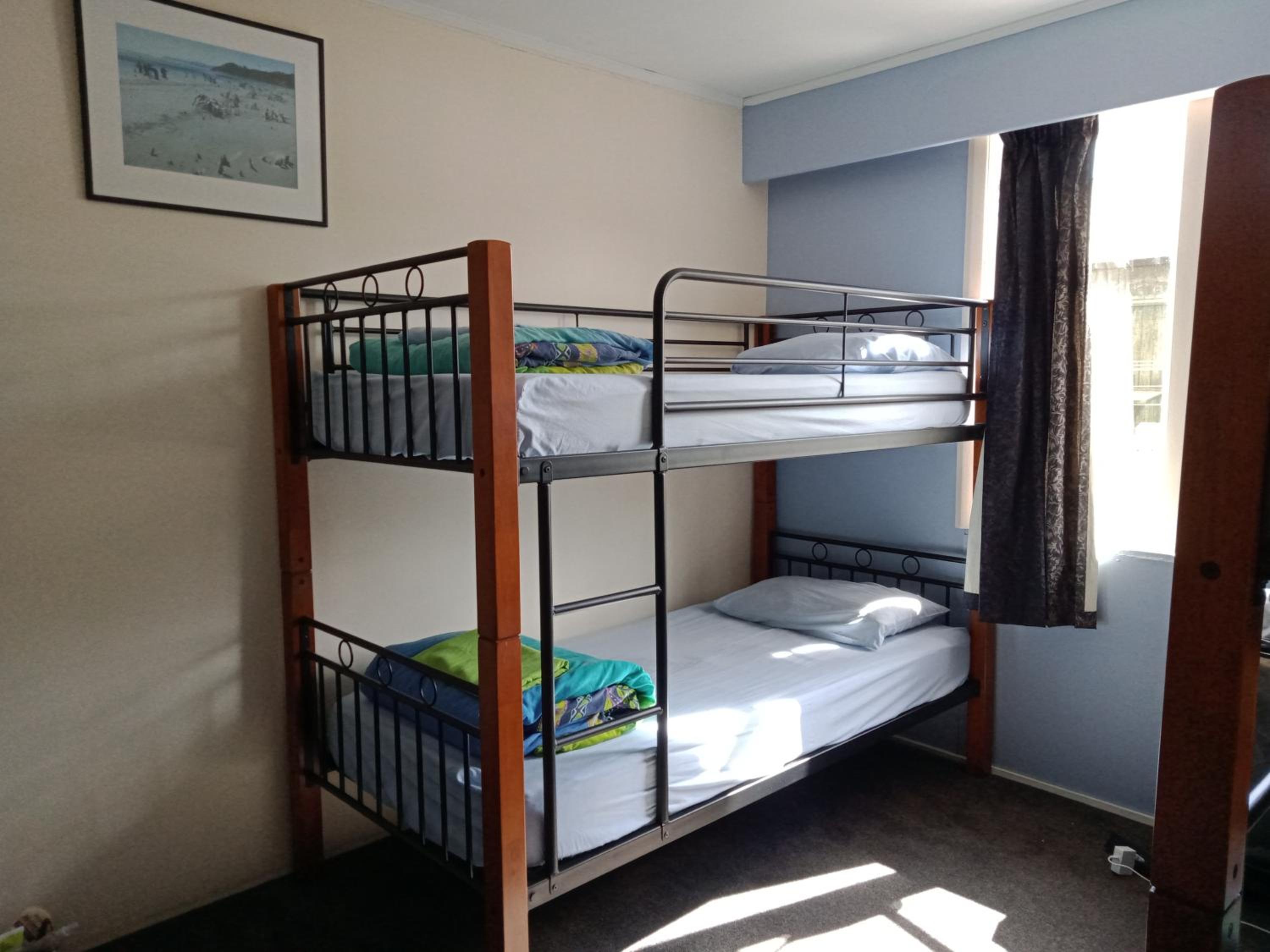Bed in 6-Bed Mixed Dormitory Room photo 2