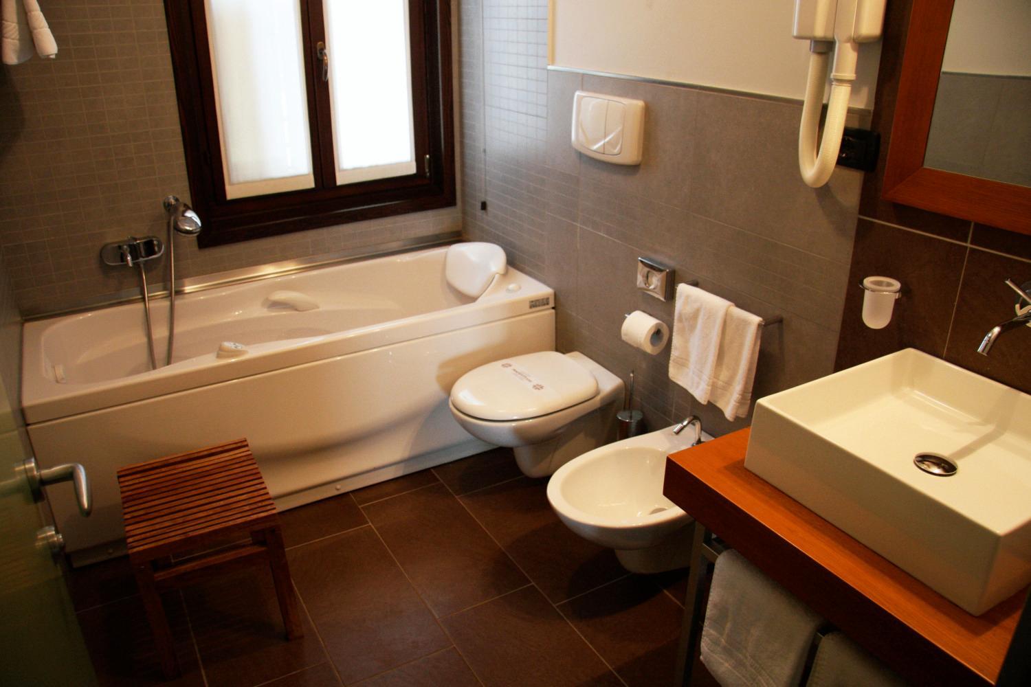 Double Room - Photo 3