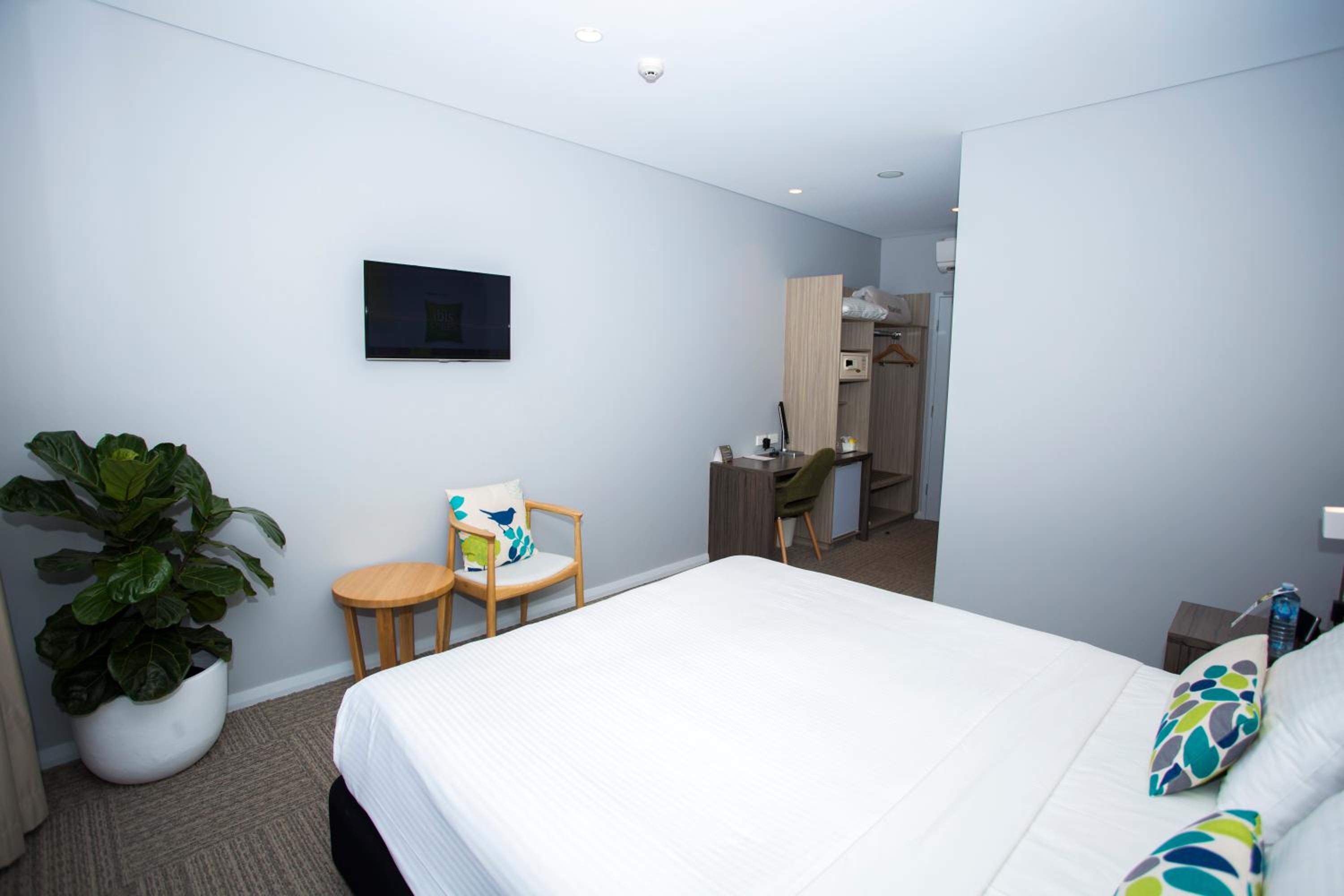 Standard Queen Room photo 3