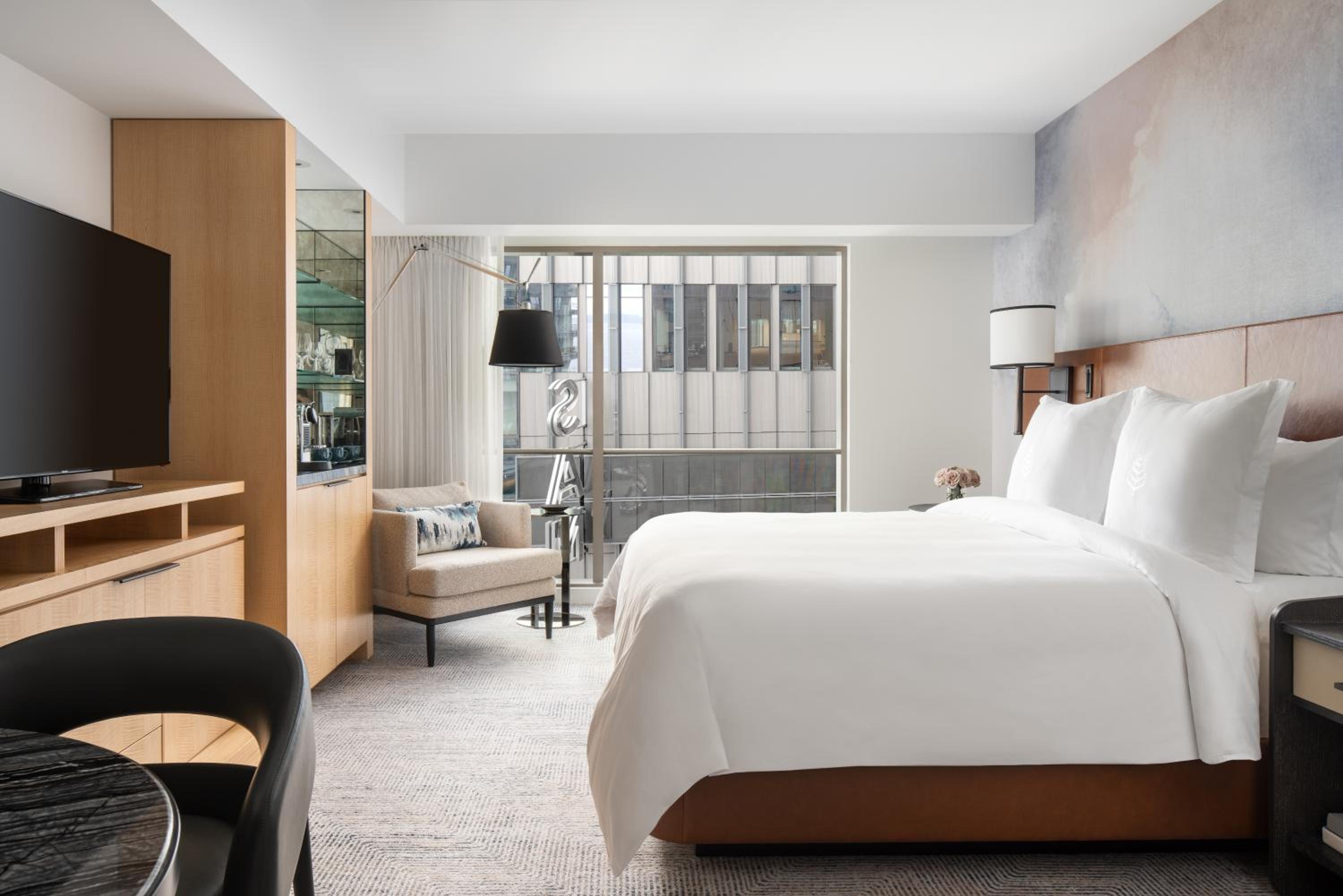 Seattle-View Room King Bed